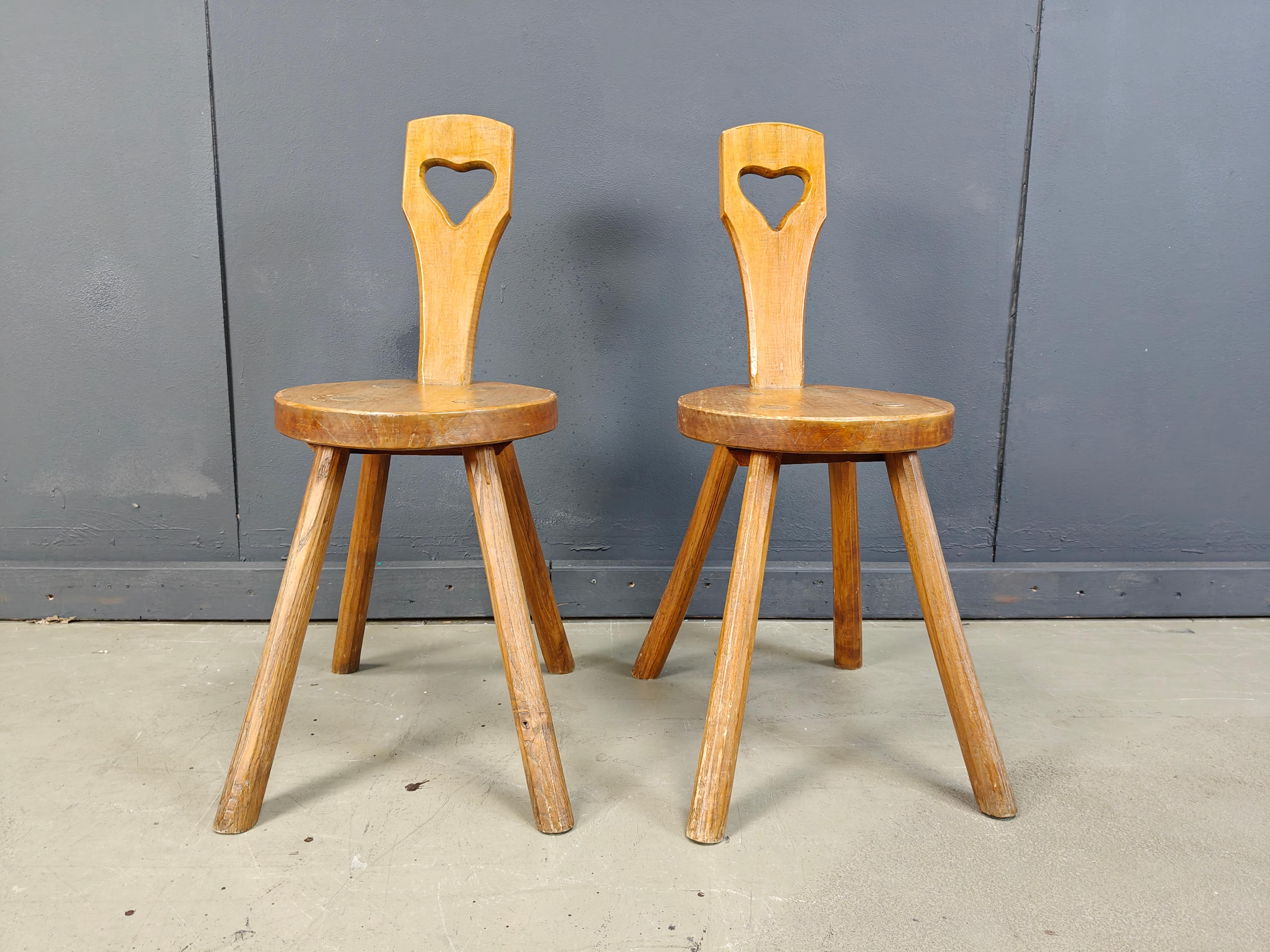 Oak Vintage brutalist heart shaped side chairs, 1960s For Sale