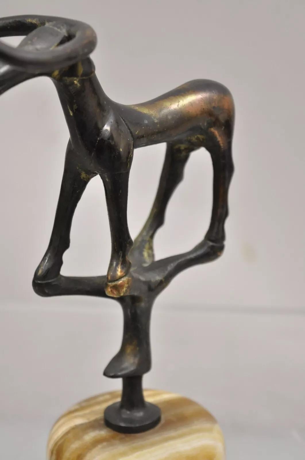 Kleine brutalistische Vintage-Skulptur aus Bronze mit Stiermarmorsockel, Mid-Century Modern im Zustand „Gut“ im Angebot in Philadelphia, PA