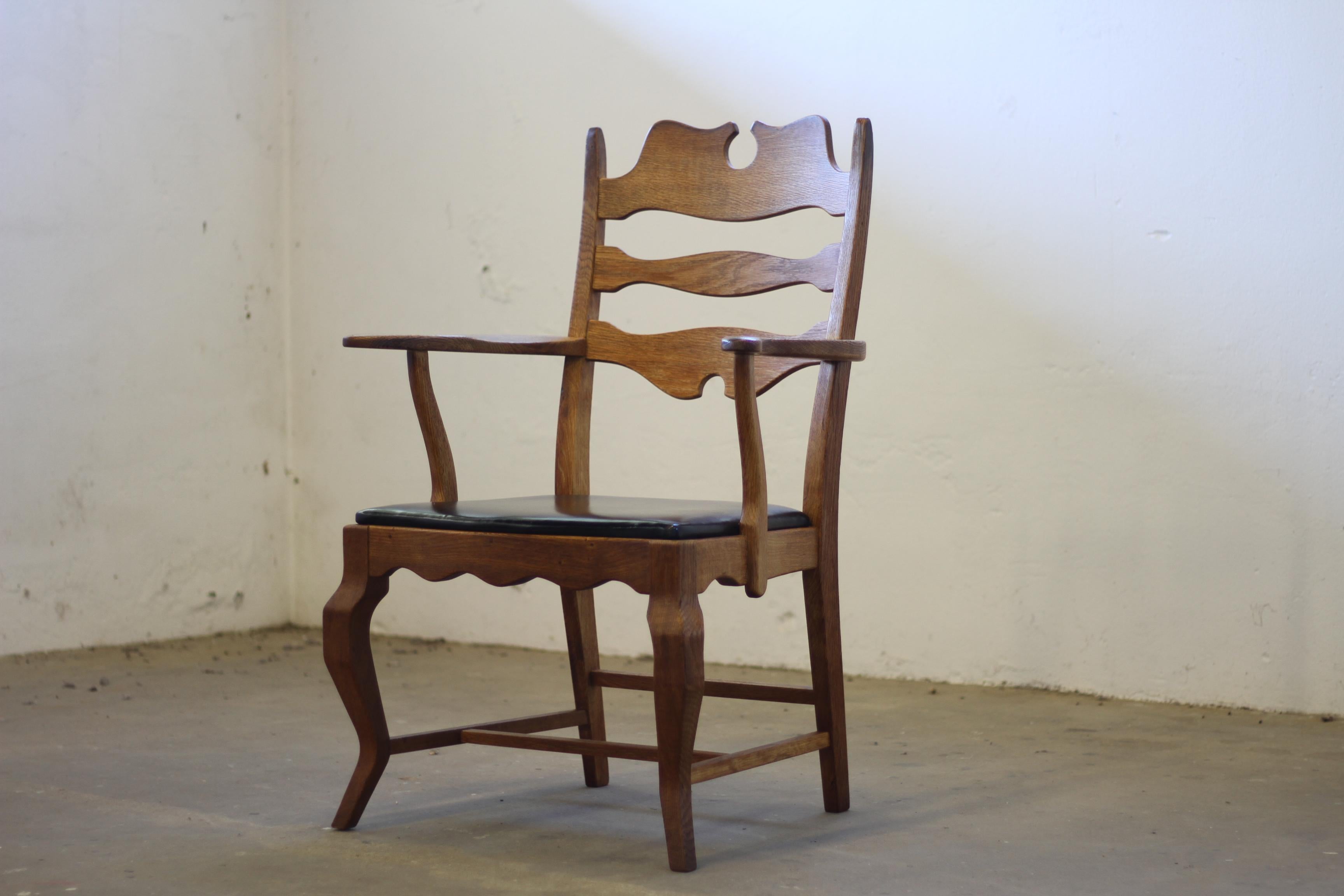 Mid-Century moderno Poltrona brutalista d'epoca a lama di rasoio in Oak di Henning Kjærnulf, anni '60 in vendita