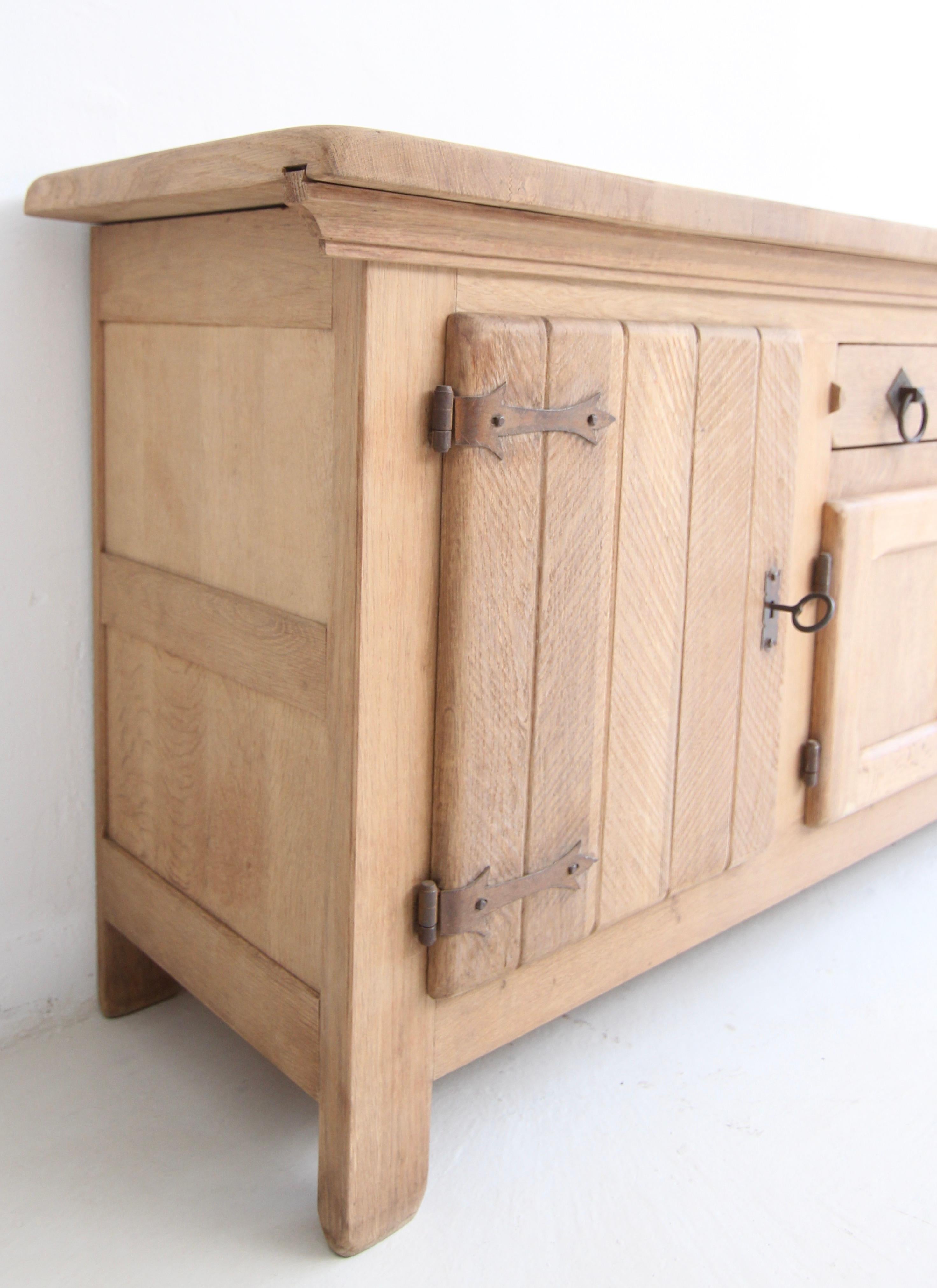 Brutalistisches Sideboard aus Eiche, Vintage im Angebot 6