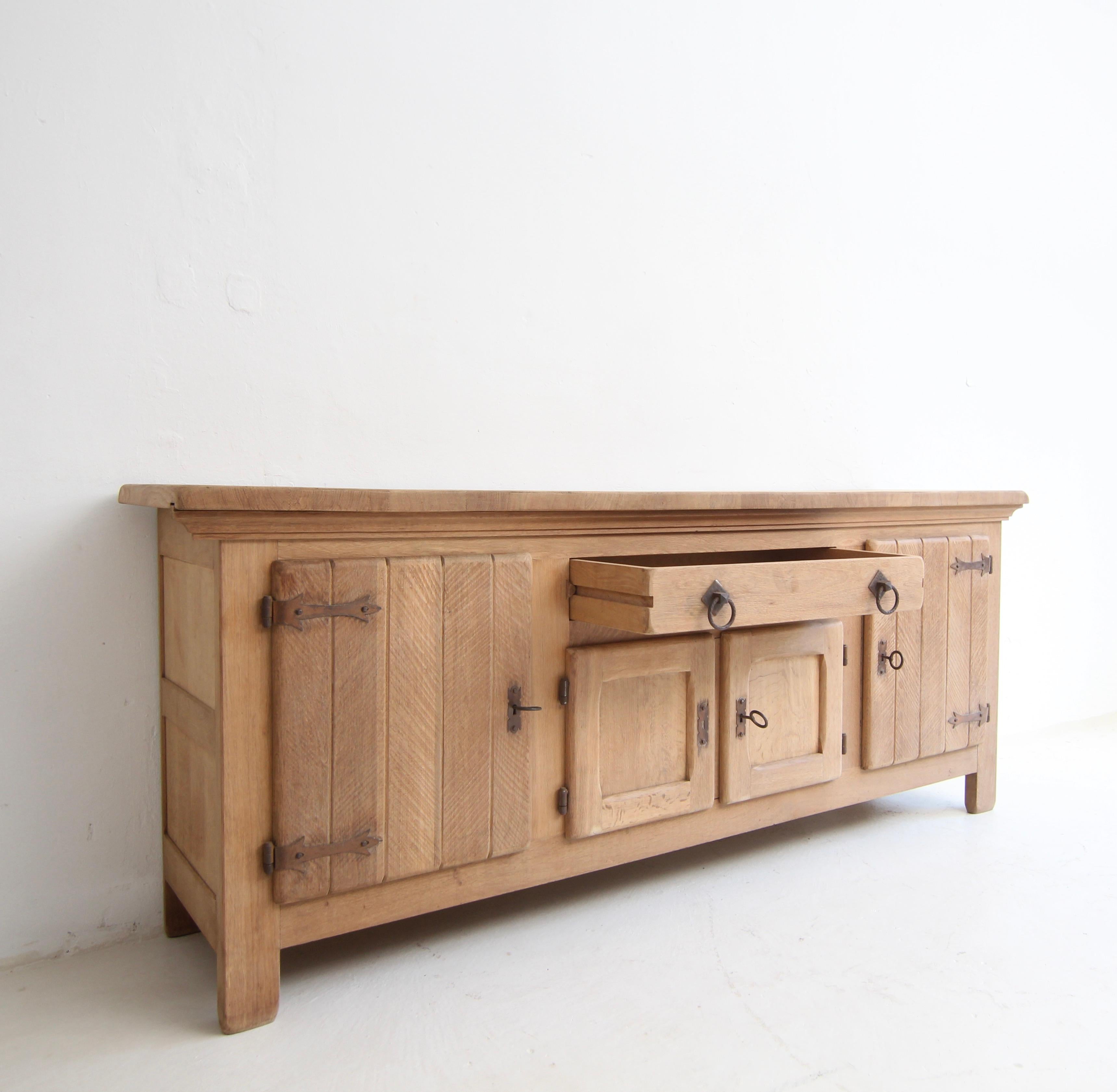 Brutalistisches Sideboard aus Eiche, Vintage im Angebot 11