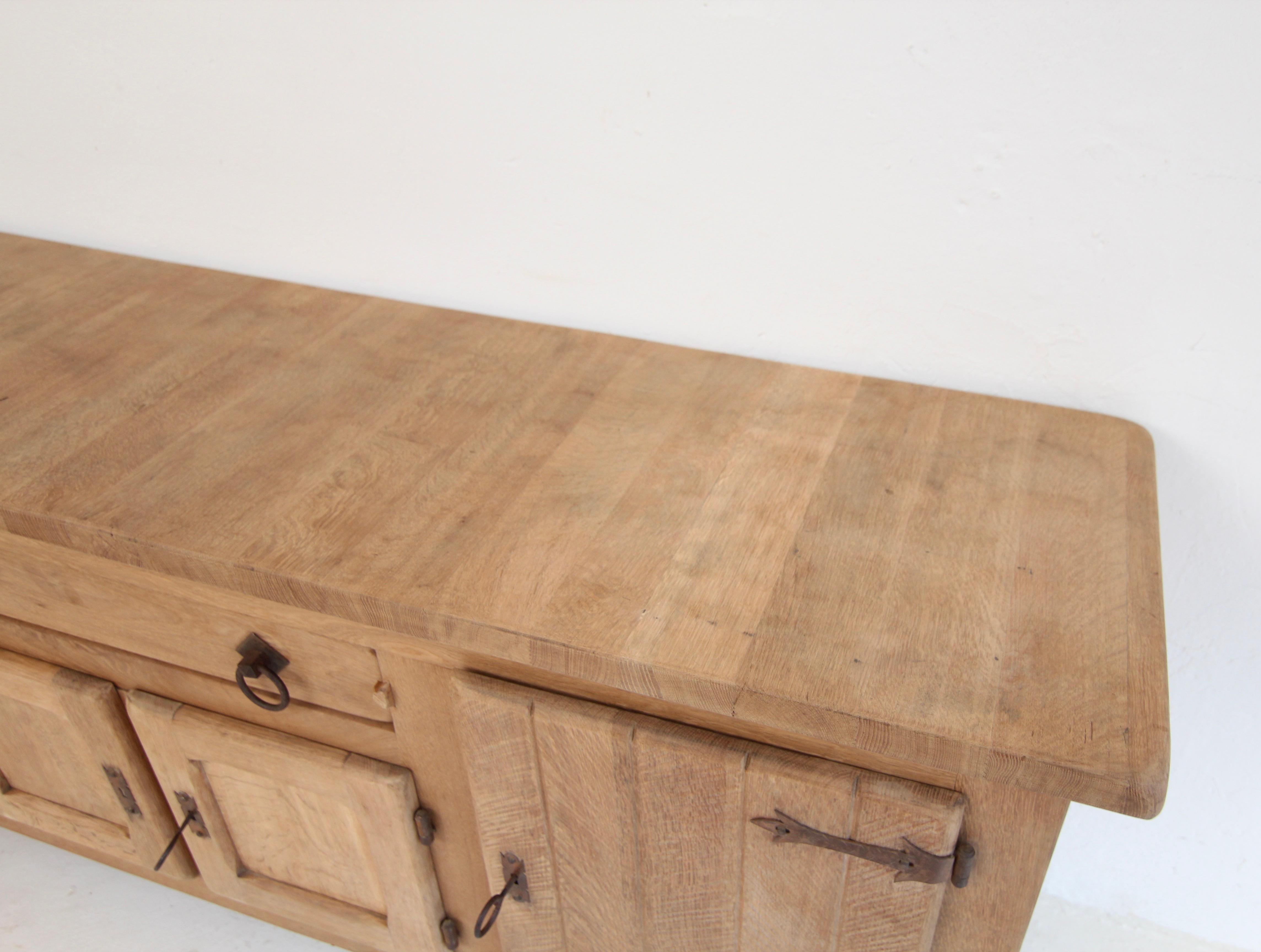 Brutalistisches Sideboard aus Eiche, Vintage (Eichenholz) im Angebot