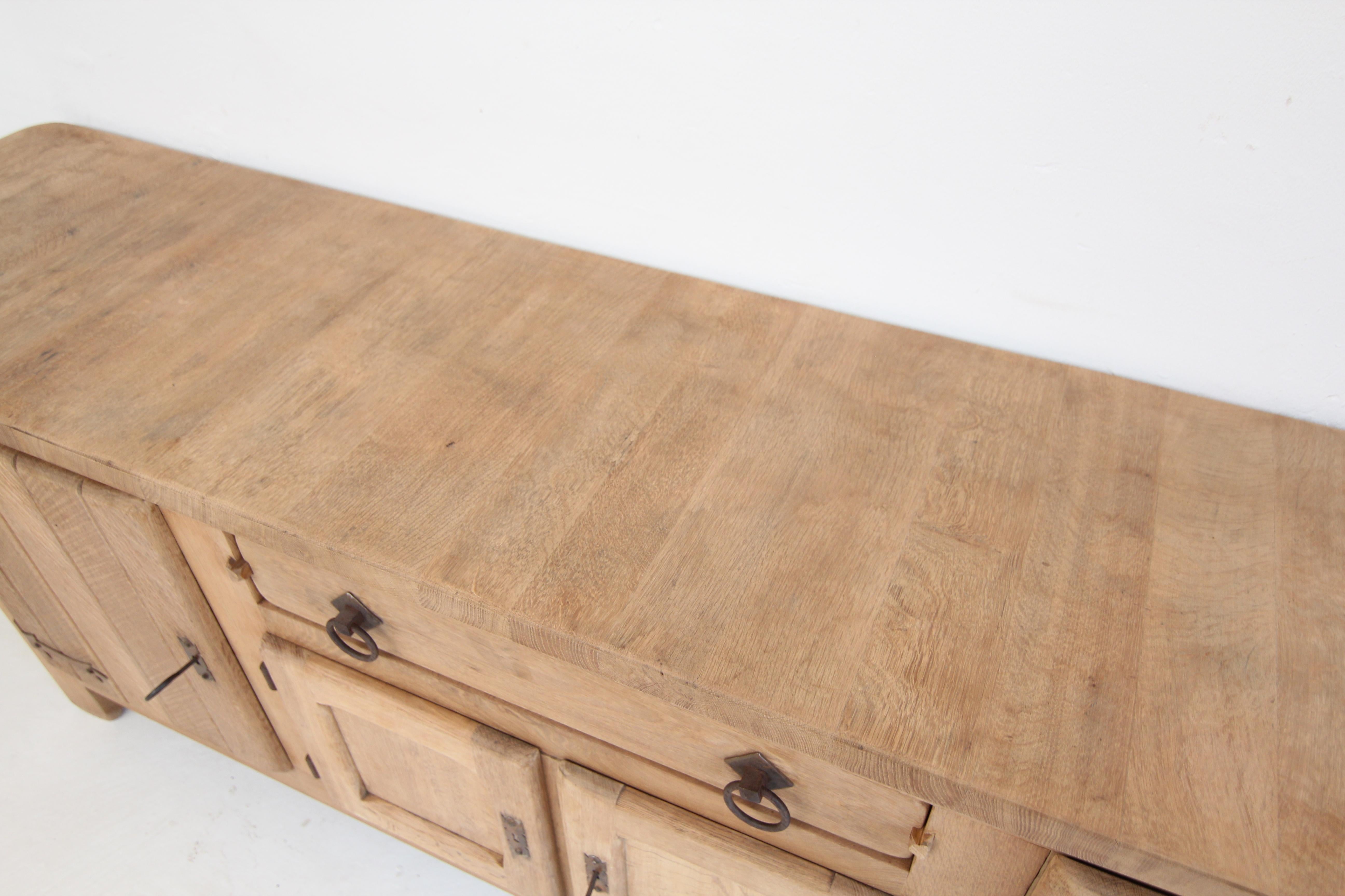 Brutalistisches Sideboard aus Eiche, Vintage im Angebot 1