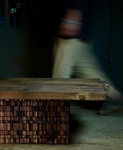 Table basse vintage brutaliste en Oak massif par Sergio Vulpe