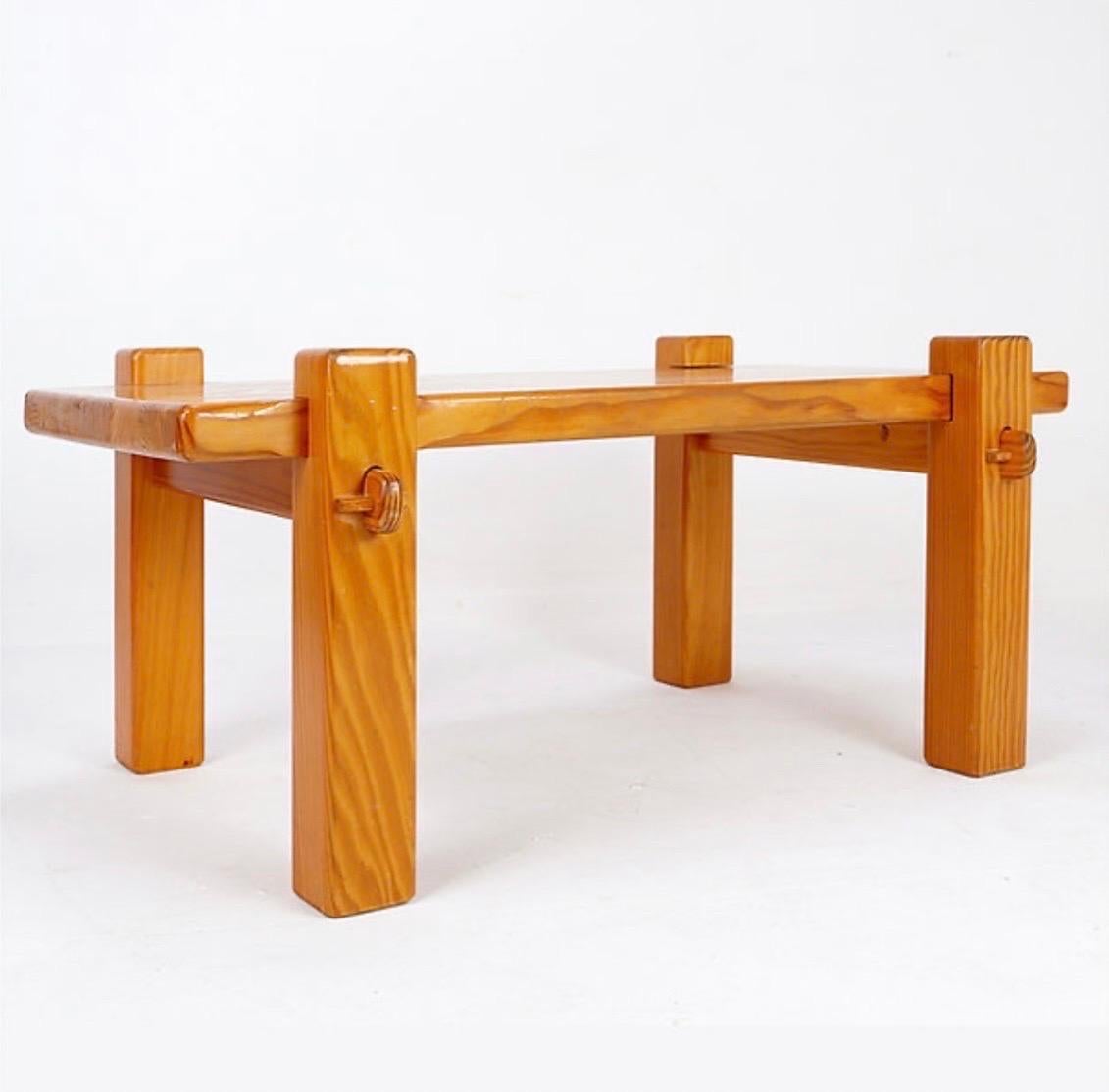 Vintage Brutalist solid pine coffee table from the 70s For Sale 6