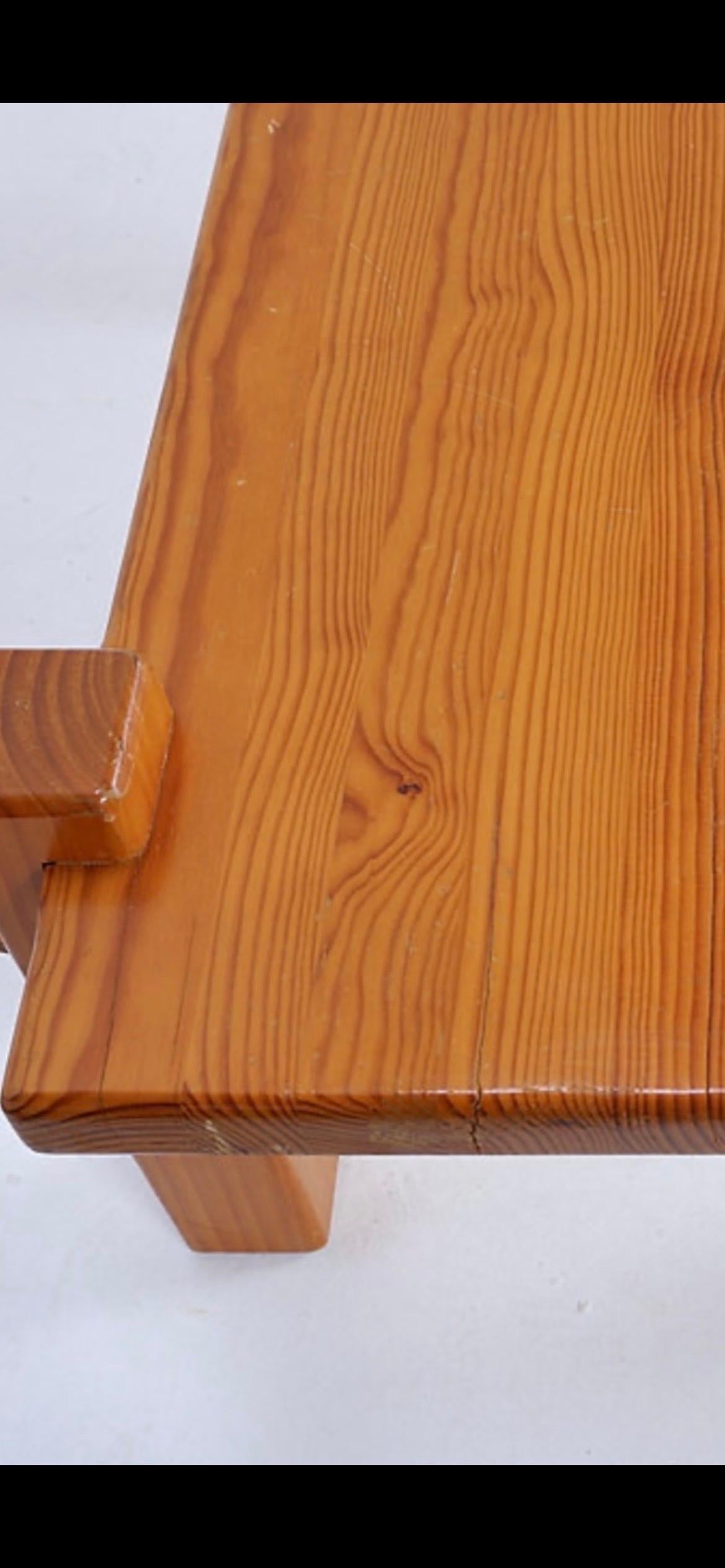 Vintage Brutalist solid pine coffee table from the 70s For Sale 7