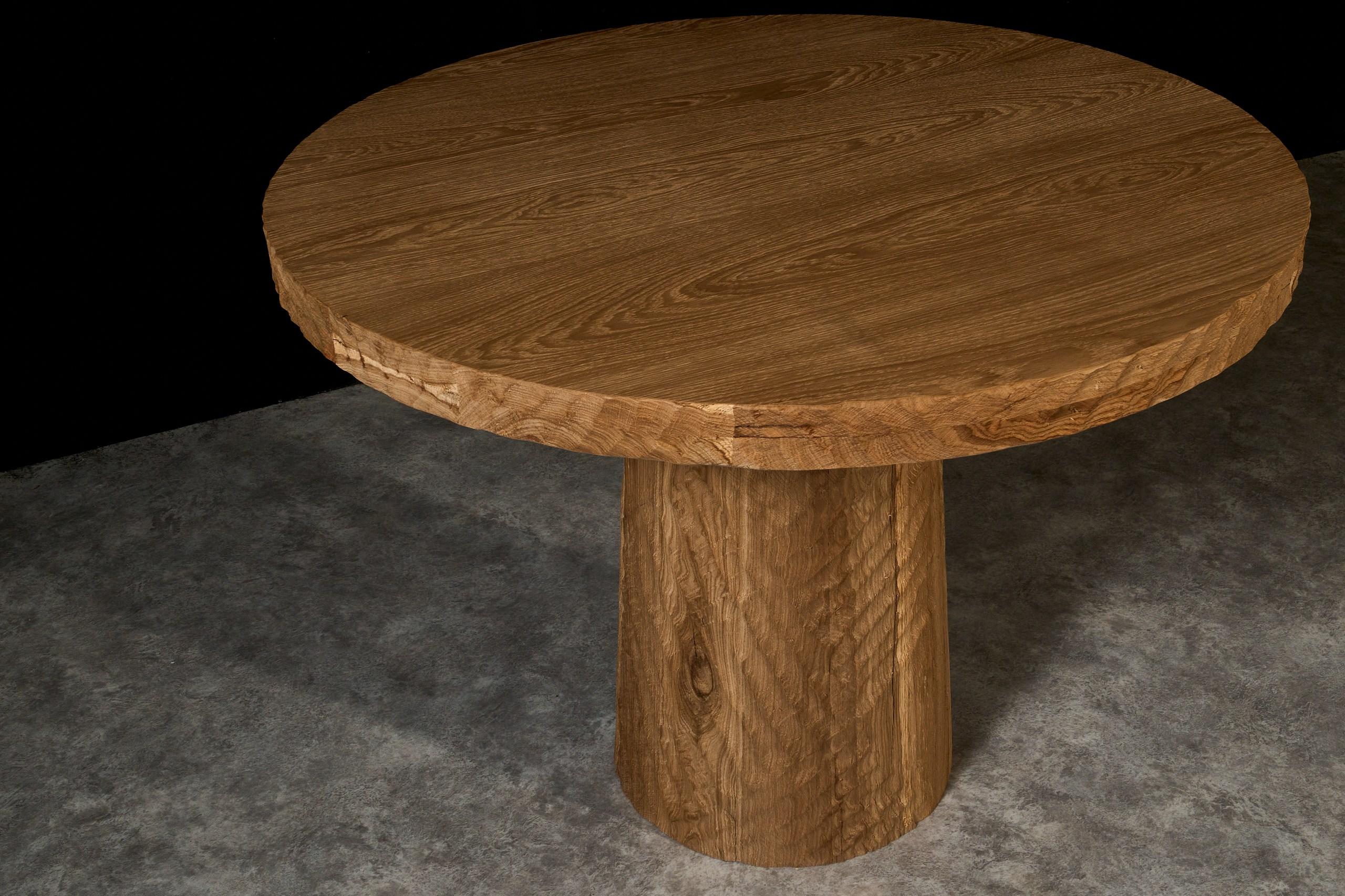 Hand-Carved Vintage Brutalist Round Oak Dining Table 100 cm by Sergio Vulpe For Sale