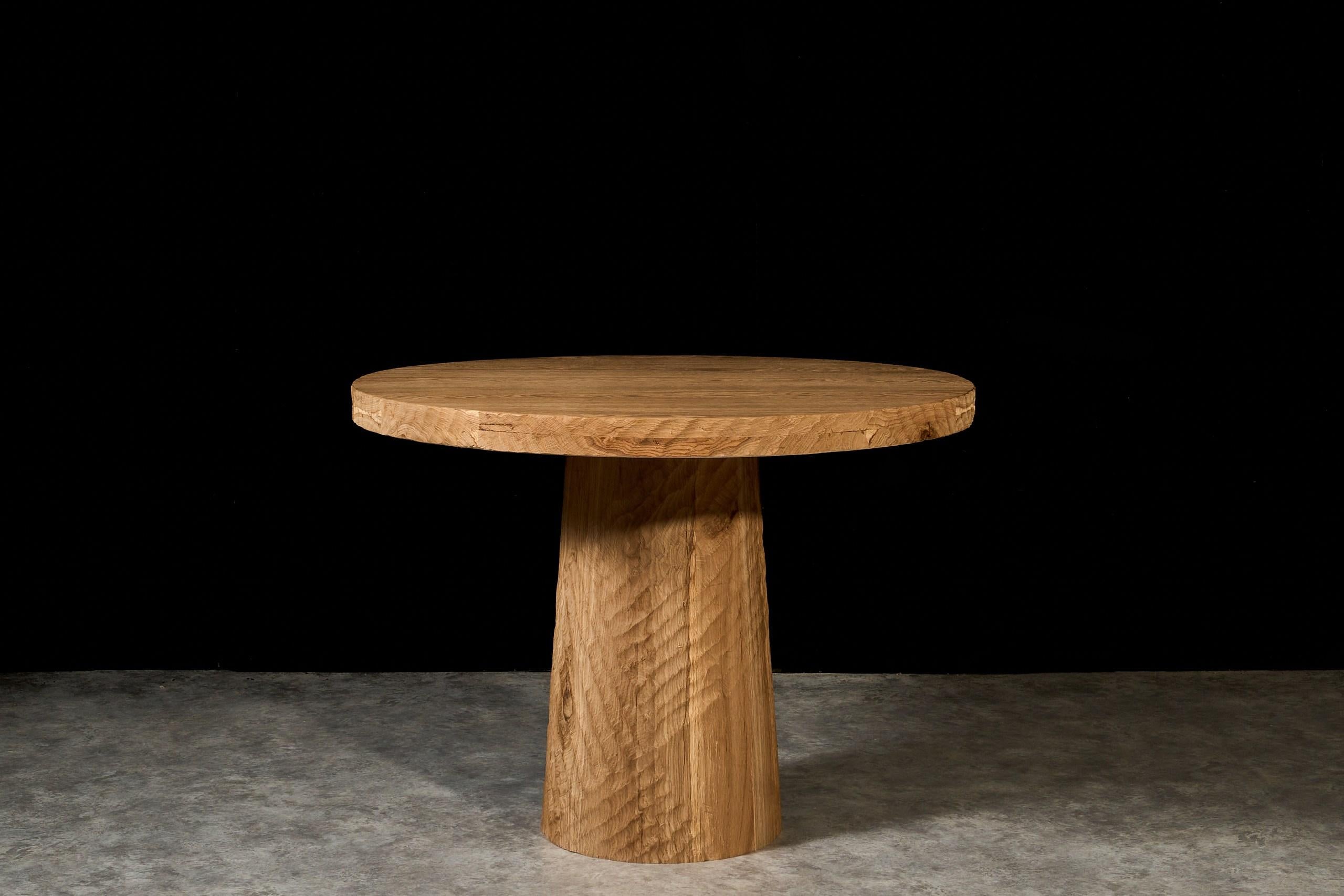 Vintage Brutalist Style Sculpted Round Table in Aged Oak, 140cm For Sale 1