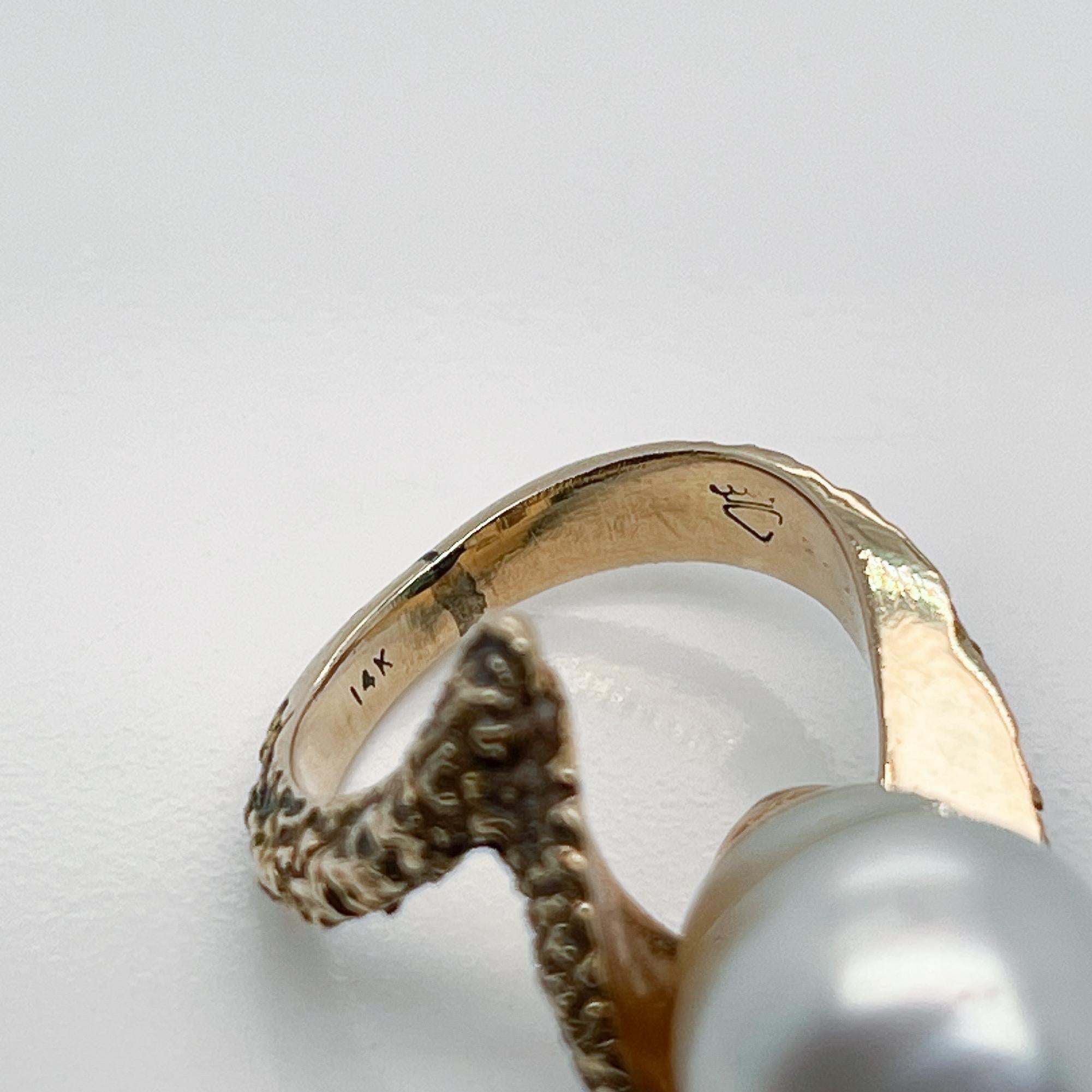 Vintage Brutalist Textured 14 Karat Yellow Gold & Baroque Pearl Cocktail Ring For Sale 3
