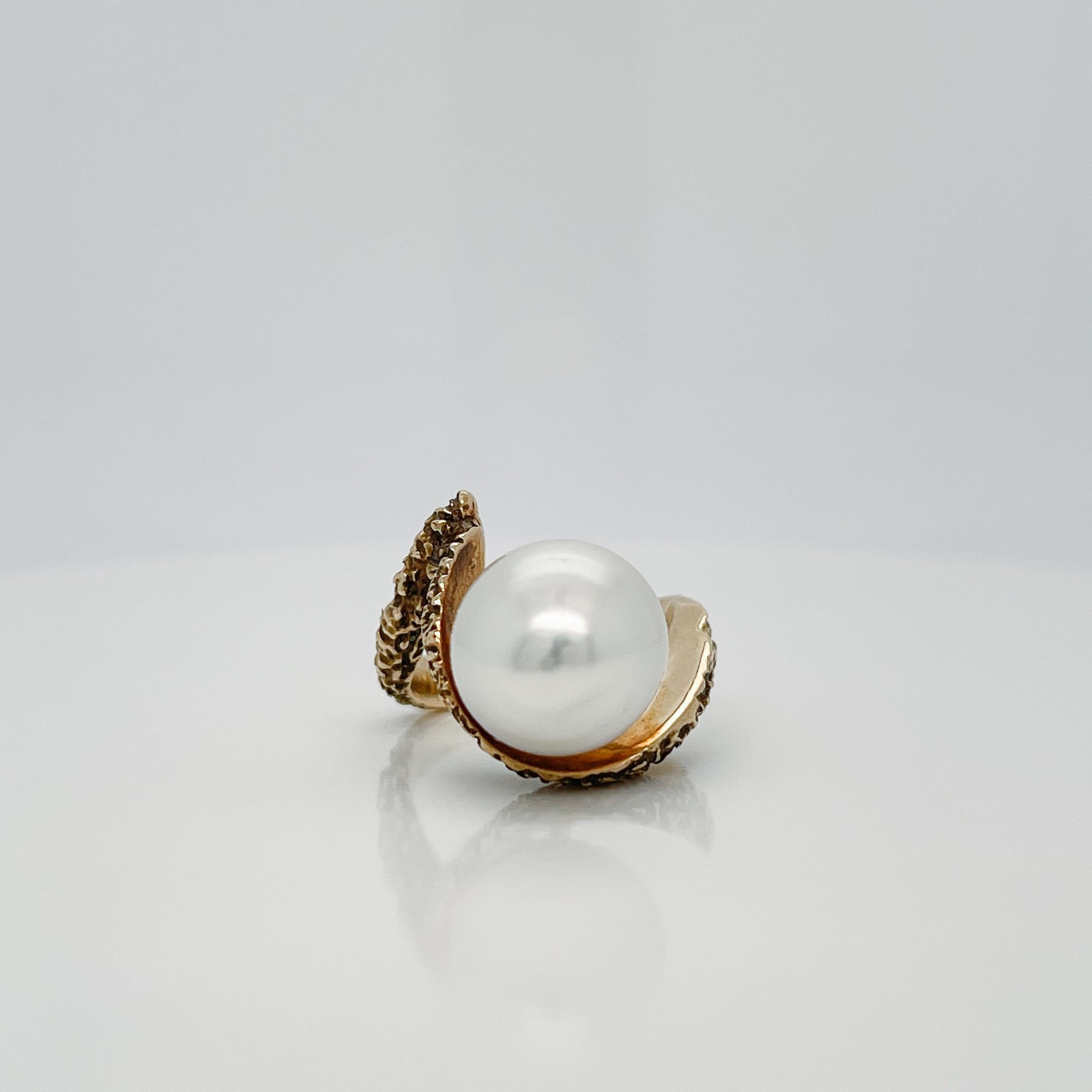 Vintage Brutalist Textured 14 Karat Yellow Gold & Baroque Pearl Cocktail Ring For Sale 5