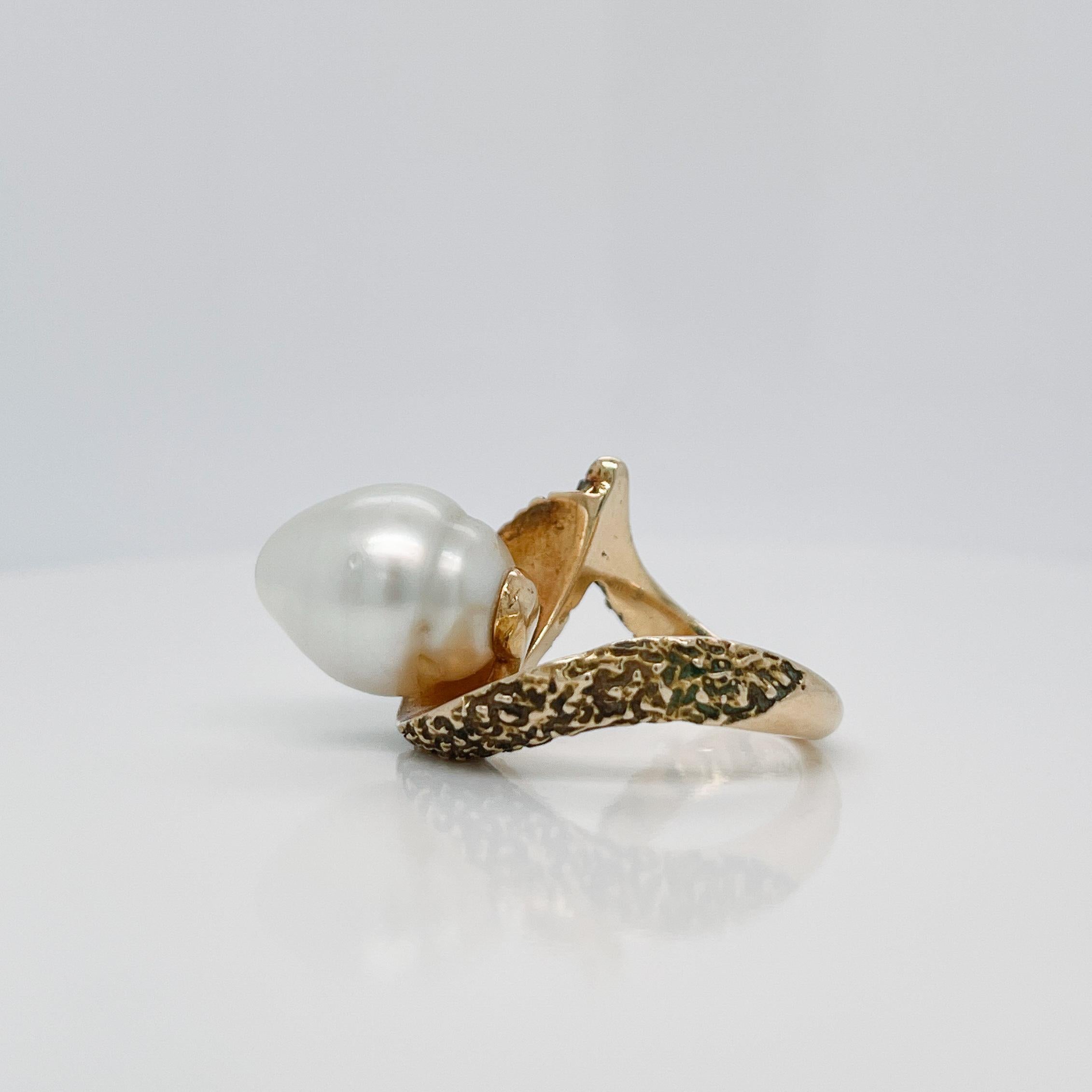 Vintage Brutalist Textured 14 Karat Yellow Gold & Baroque Pearl Cocktail Ring For Sale 5