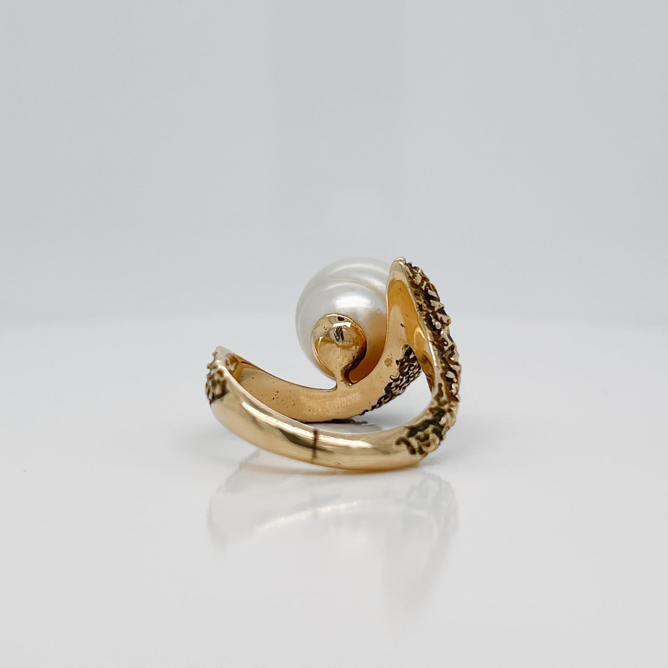 Vintage Brutalist Textured 14 Karat Yellow Gold & Baroque Pearl Cocktail Ring For Sale 7