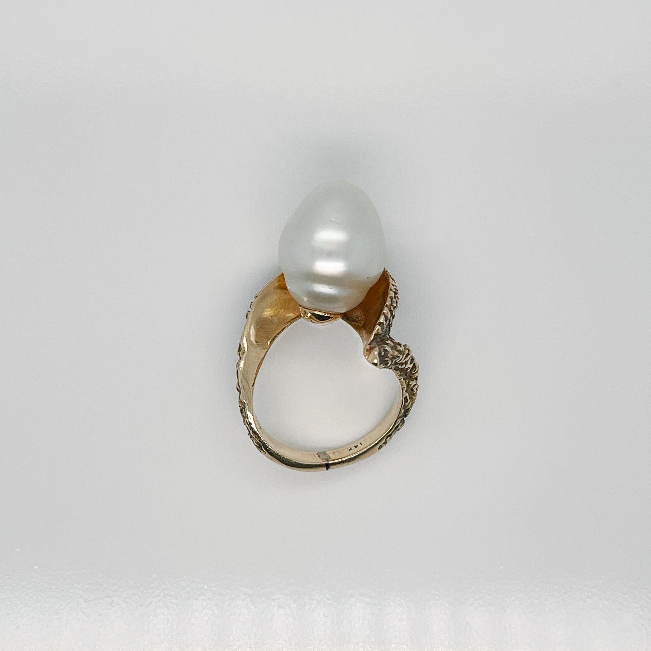 Vintage Brutalist Textured 14 Karat Yellow Gold & Baroque Pearl Cocktail Ring For Sale 8