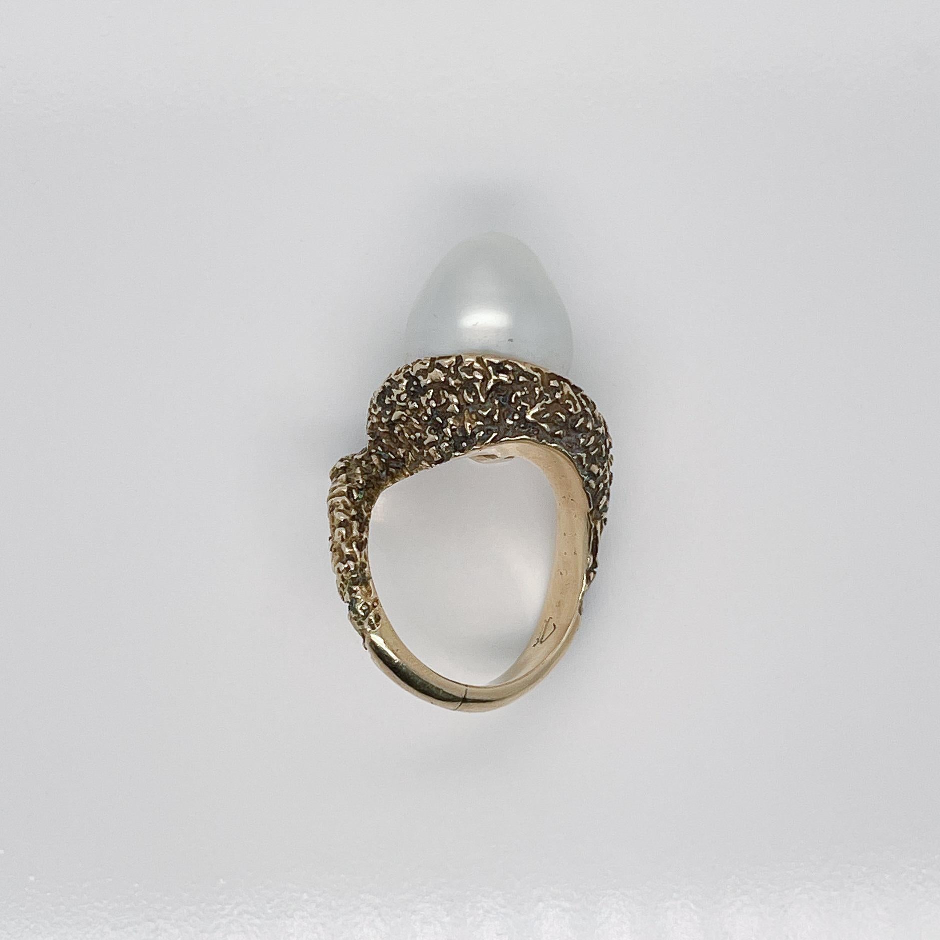 Vintage Brutalist Textured 14 Karat Yellow Gold & Baroque Pearl Cocktail Ring For Sale 8