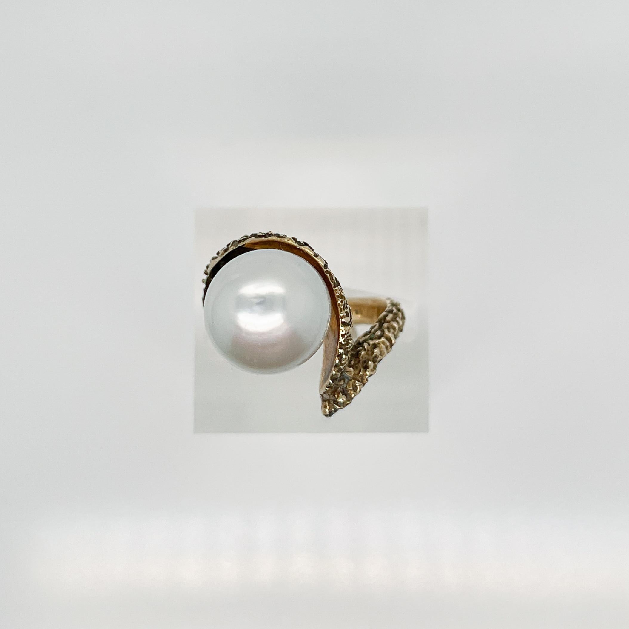 Vintage Brutalist Textured 14 Karat Yellow Gold & Baroque Pearl Cocktail Ring For Sale 11