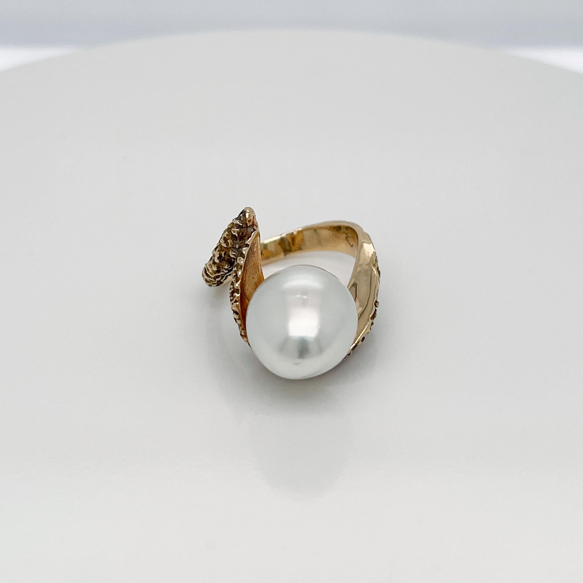 Vintage Brutalist Textured 14 Karat Yellow Gold & Baroque Pearl Cocktail Ring In Good Condition For Sale In Philadelphia, PA