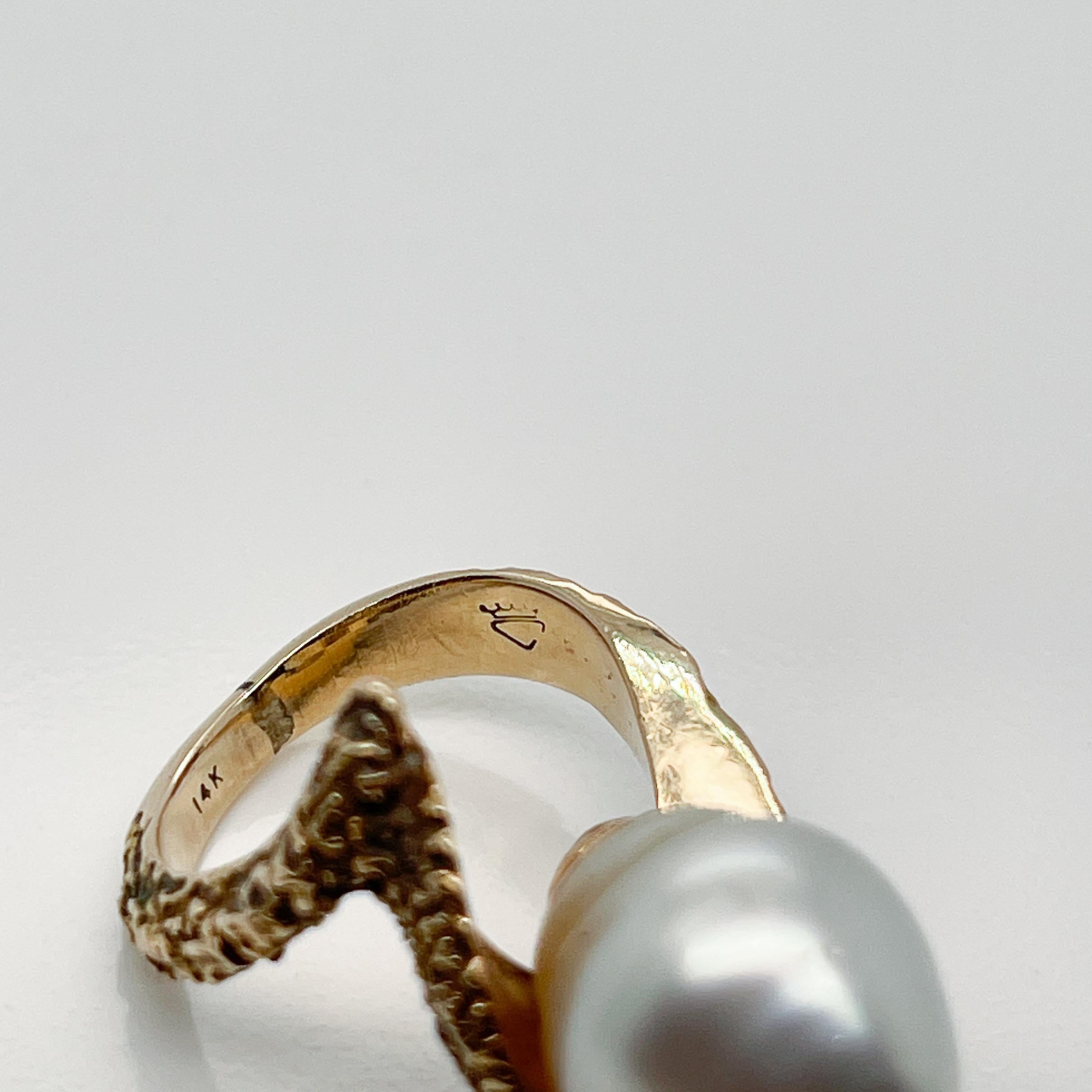 Vintage Brutalist Textured 14 Karat Yellow Gold & Baroque Pearl Cocktail Ring For Sale 2