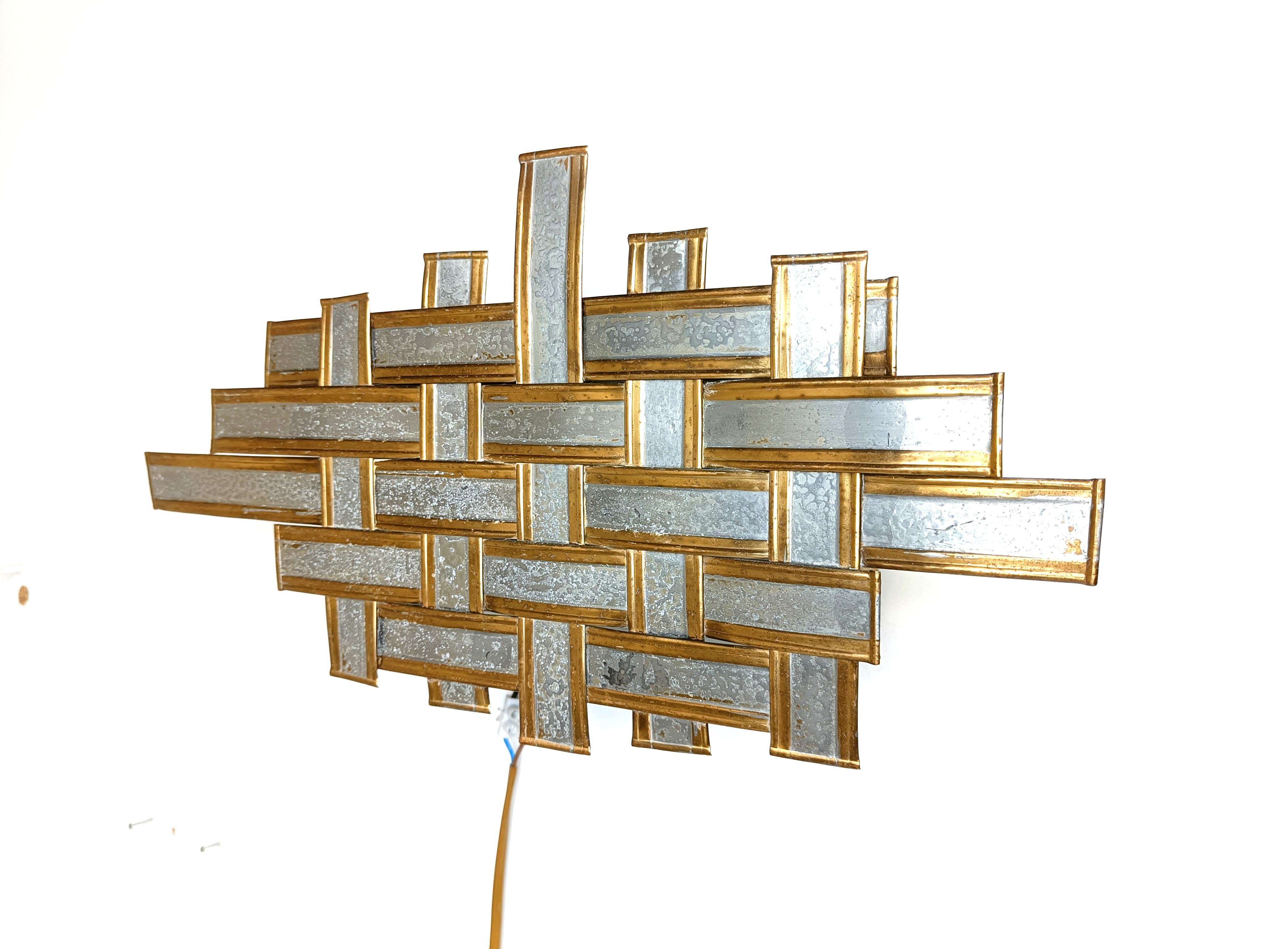 Vintage brutalist wall lamp, 1970s In Good Condition For Sale In HEVERLEE, BE