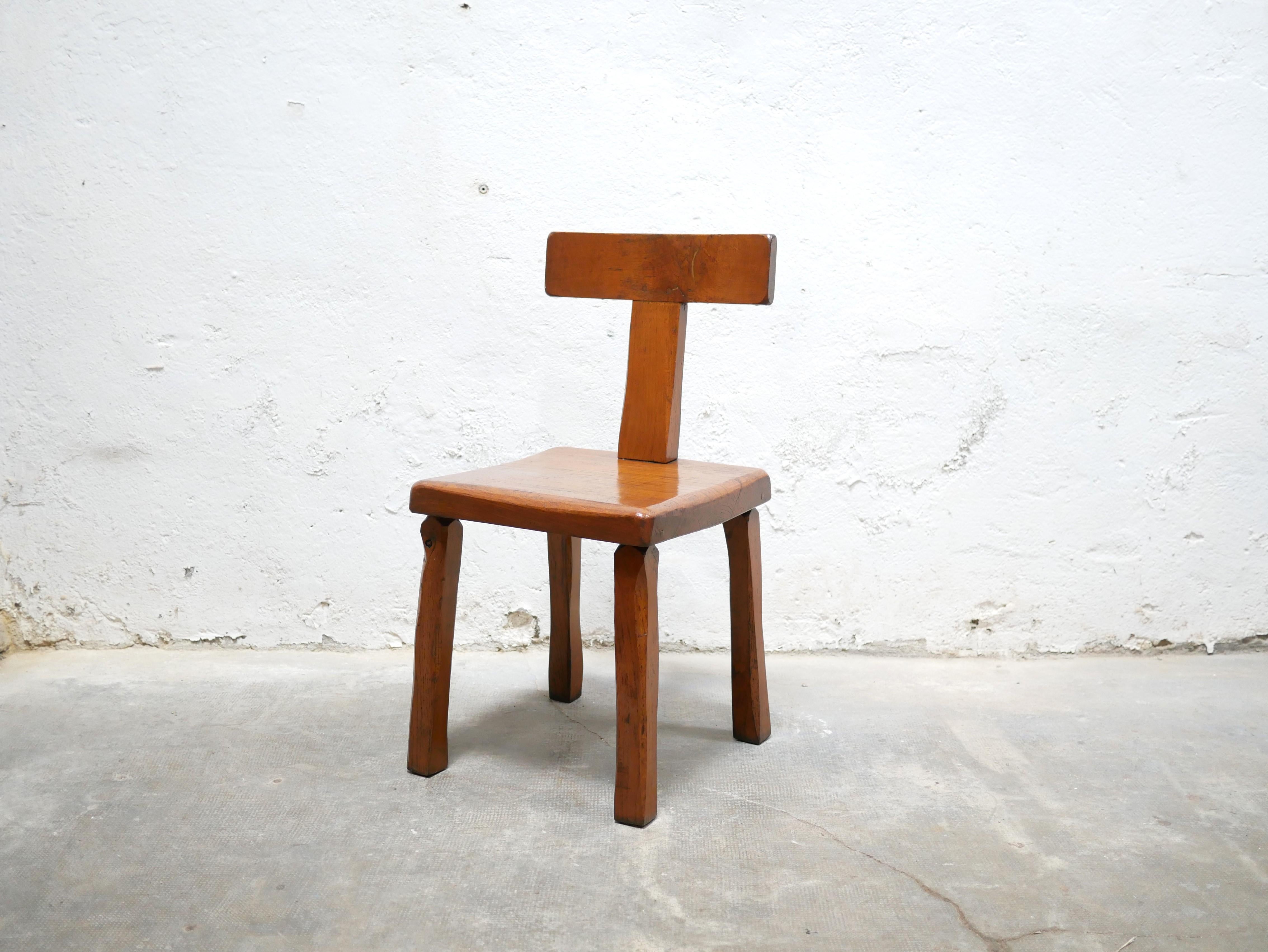 Vintage brutalist wooden T chair For Sale 12