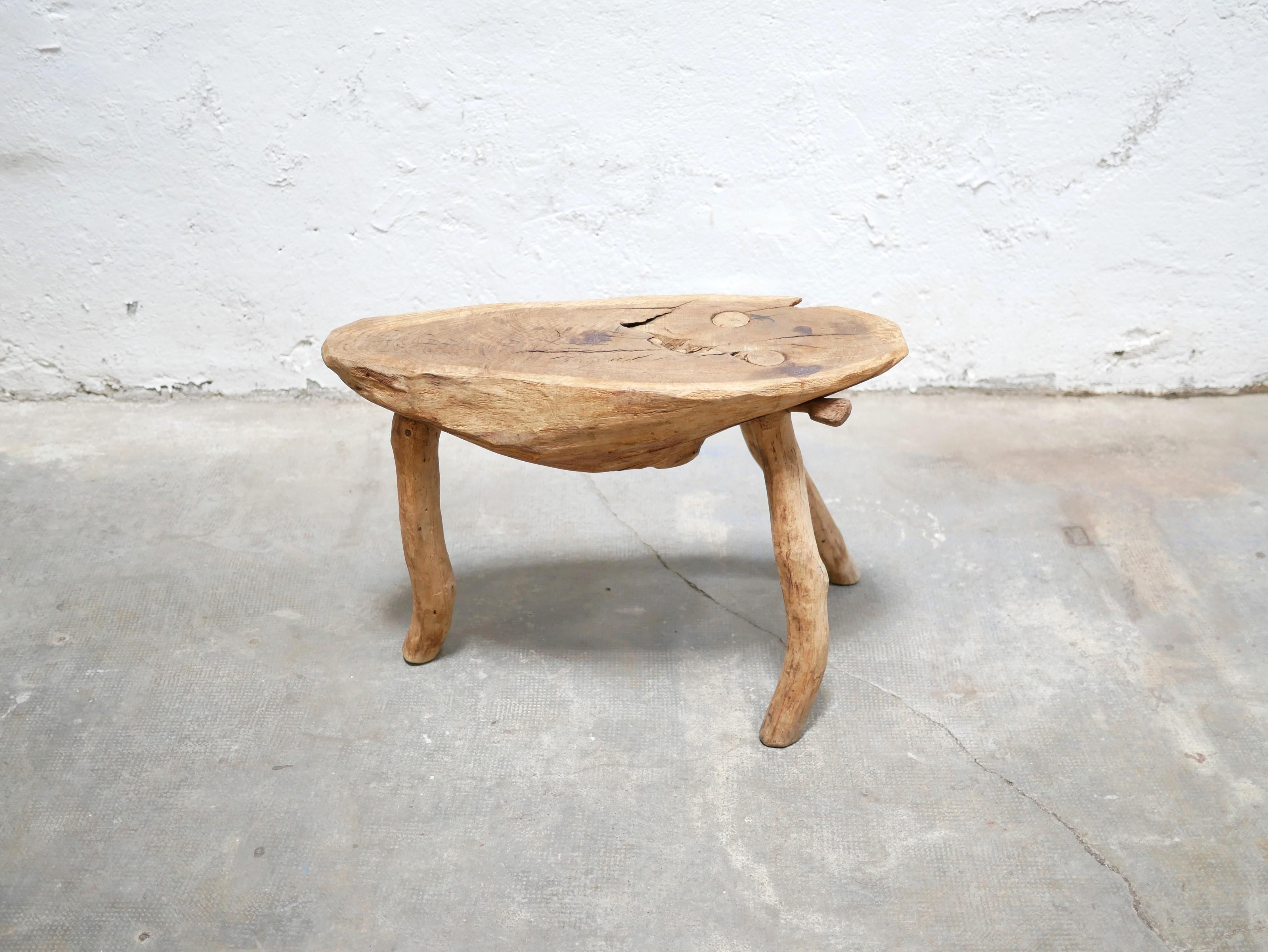Vintage brutalist wooden tripod side table For Sale 9