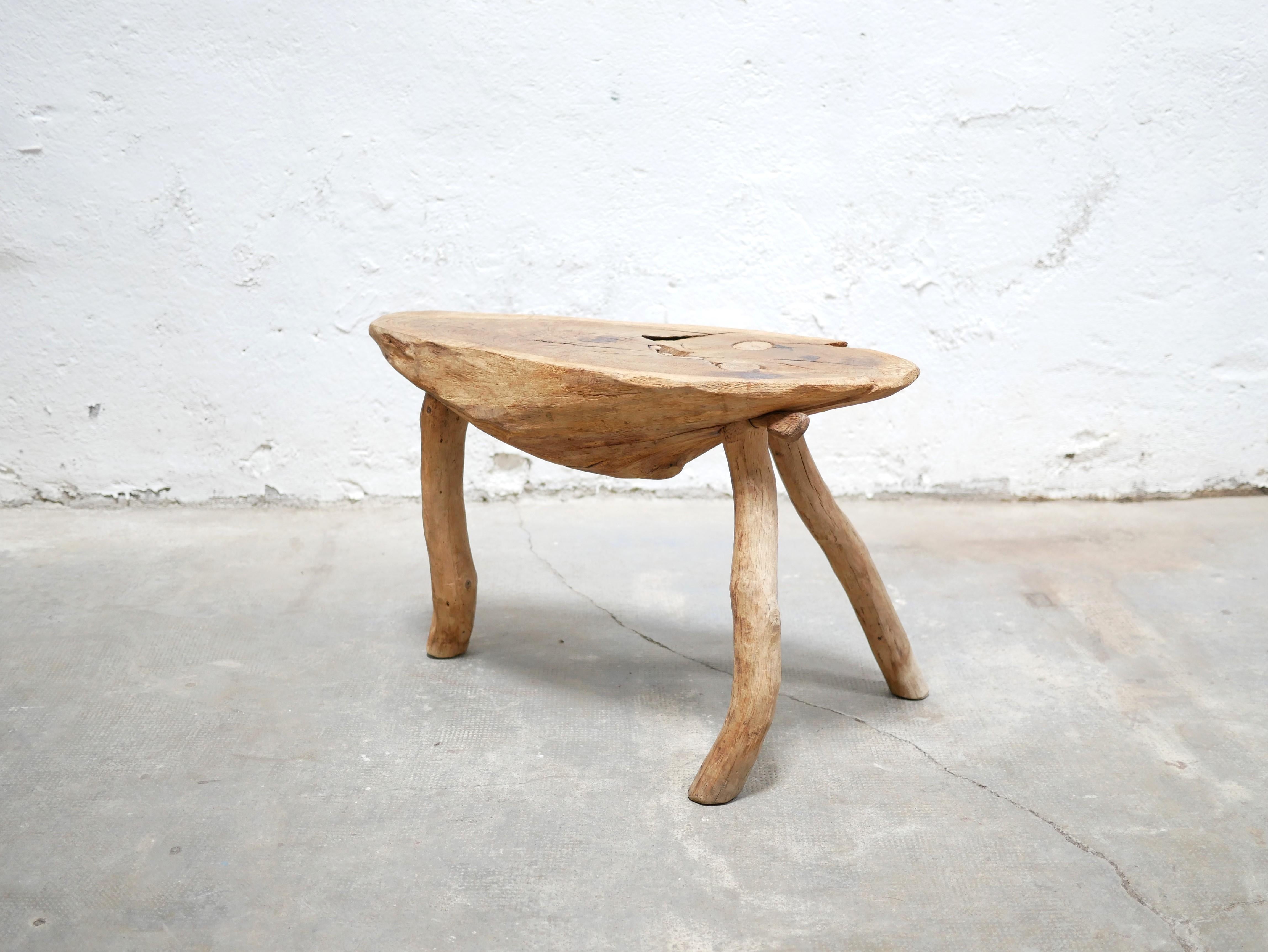 Vintage brutalist wooden tripod side table For Sale 1
