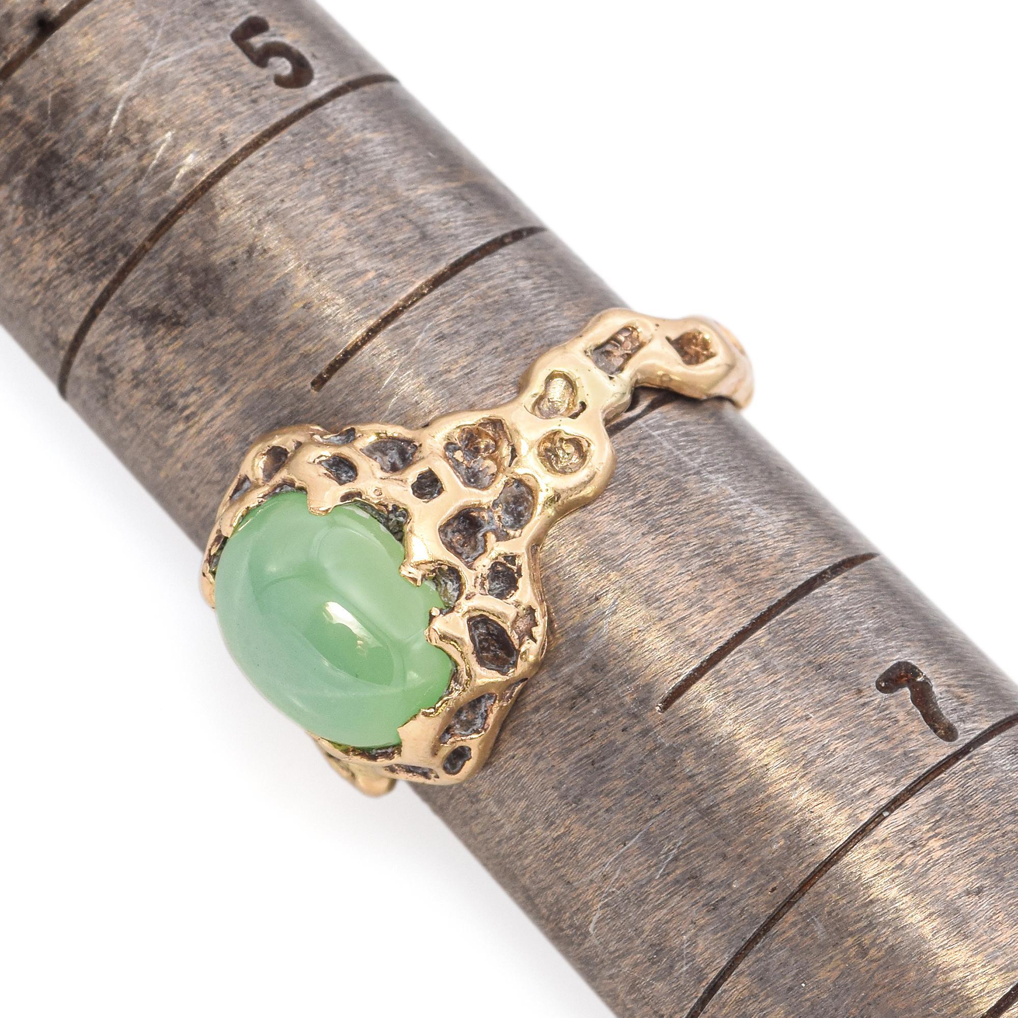 Vintage Brutalist Yellow Gold Lab Green Star Sapphire Ring In Good Condition In New York, NY