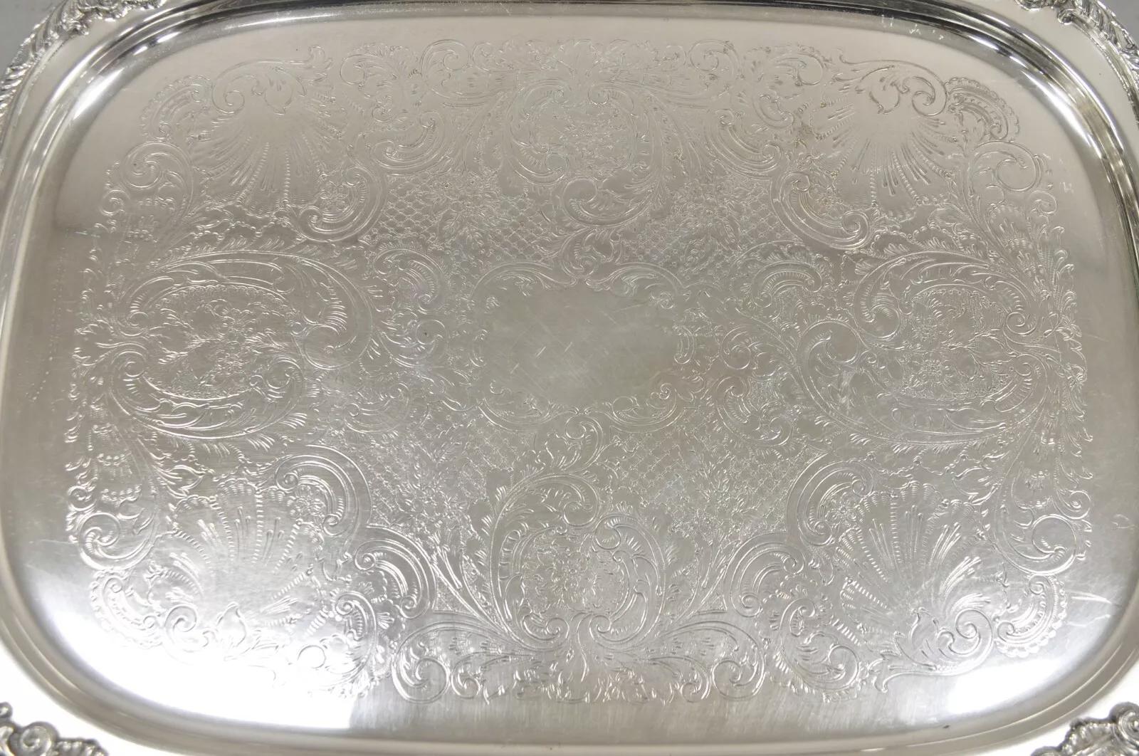 Inconnu Plateau de service vintage de style victorien BSC en métal argenté gravé de fleurs en vente