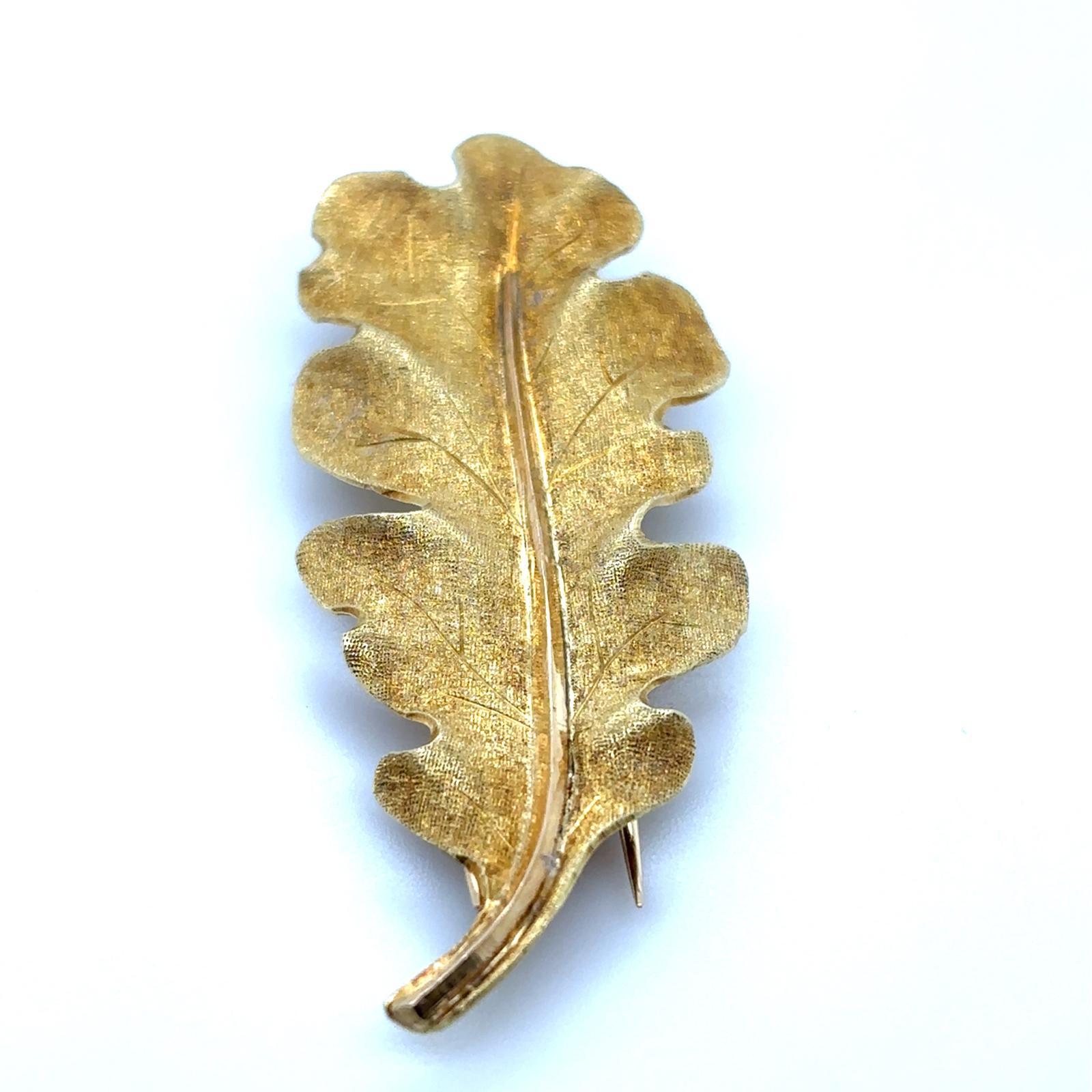 Vintage Buccellati 18 Karat Yellow Gold Oak Leaf Brooch, Circa 1960 For Sale 2