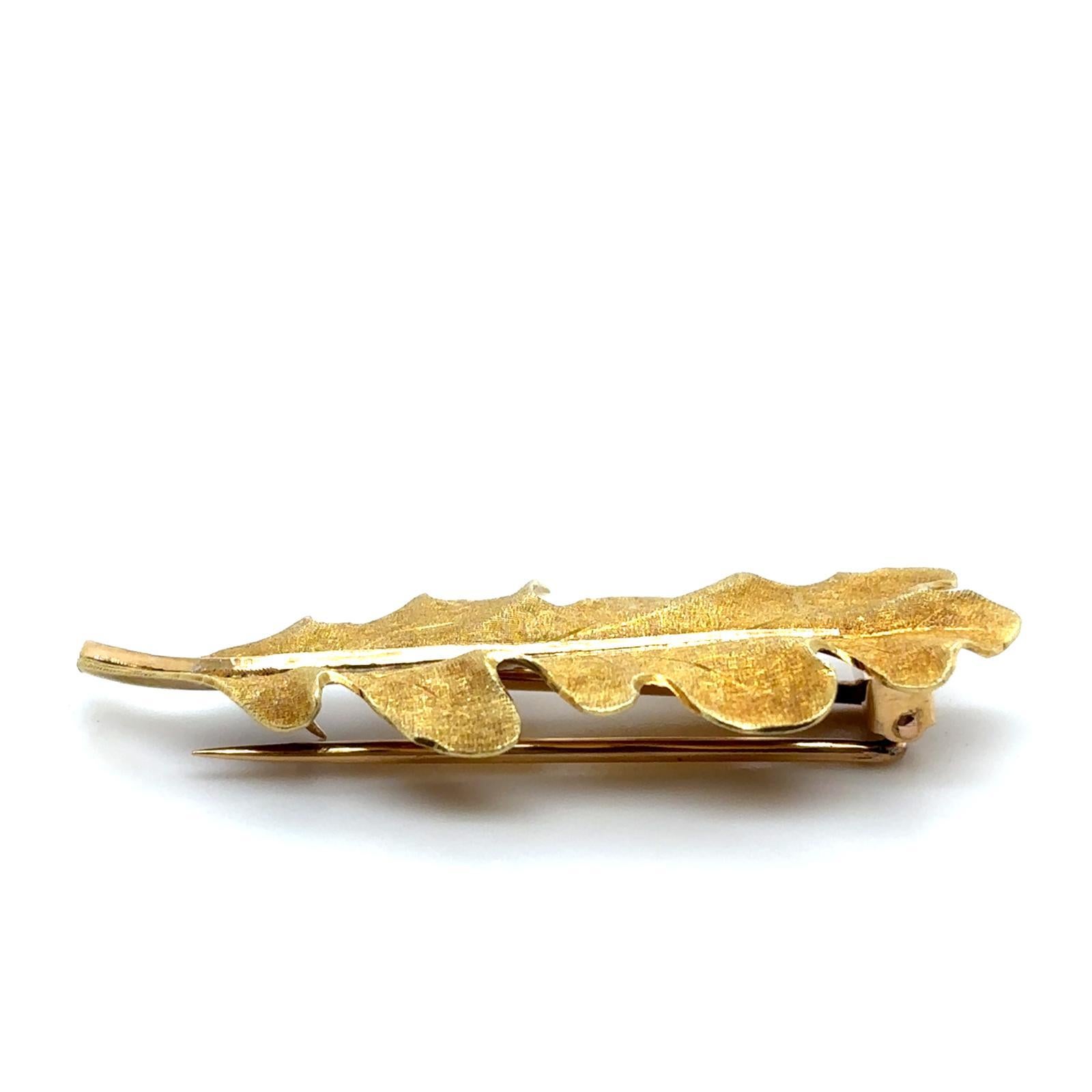 Vintage Buccellati 18 Karat Yellow Gold Oak Leaf Brooch, Circa 1960 For Sale 3