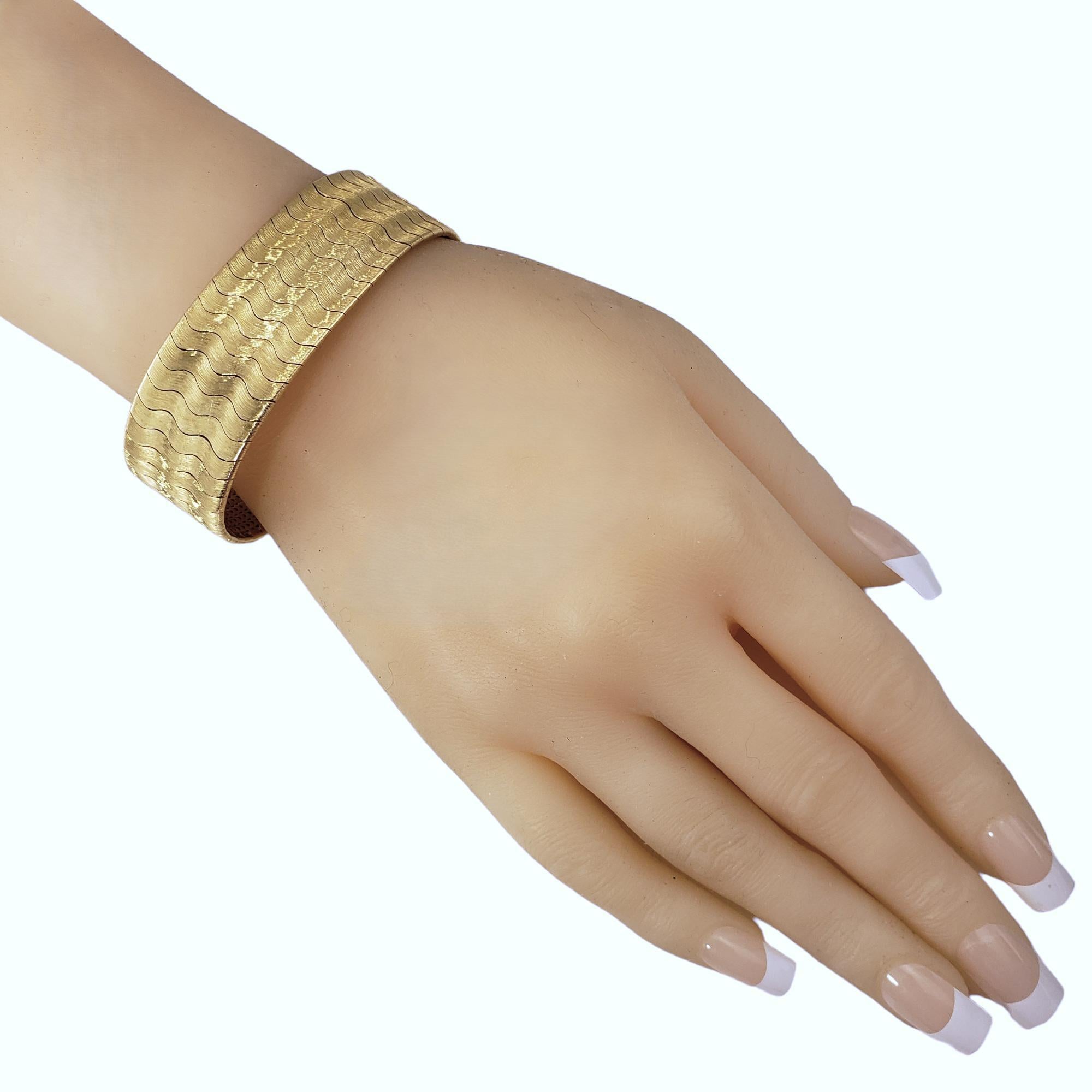 Vintage Buccellati 18 Karat Yellow Gold Wide Wave Bracelet #17822 4