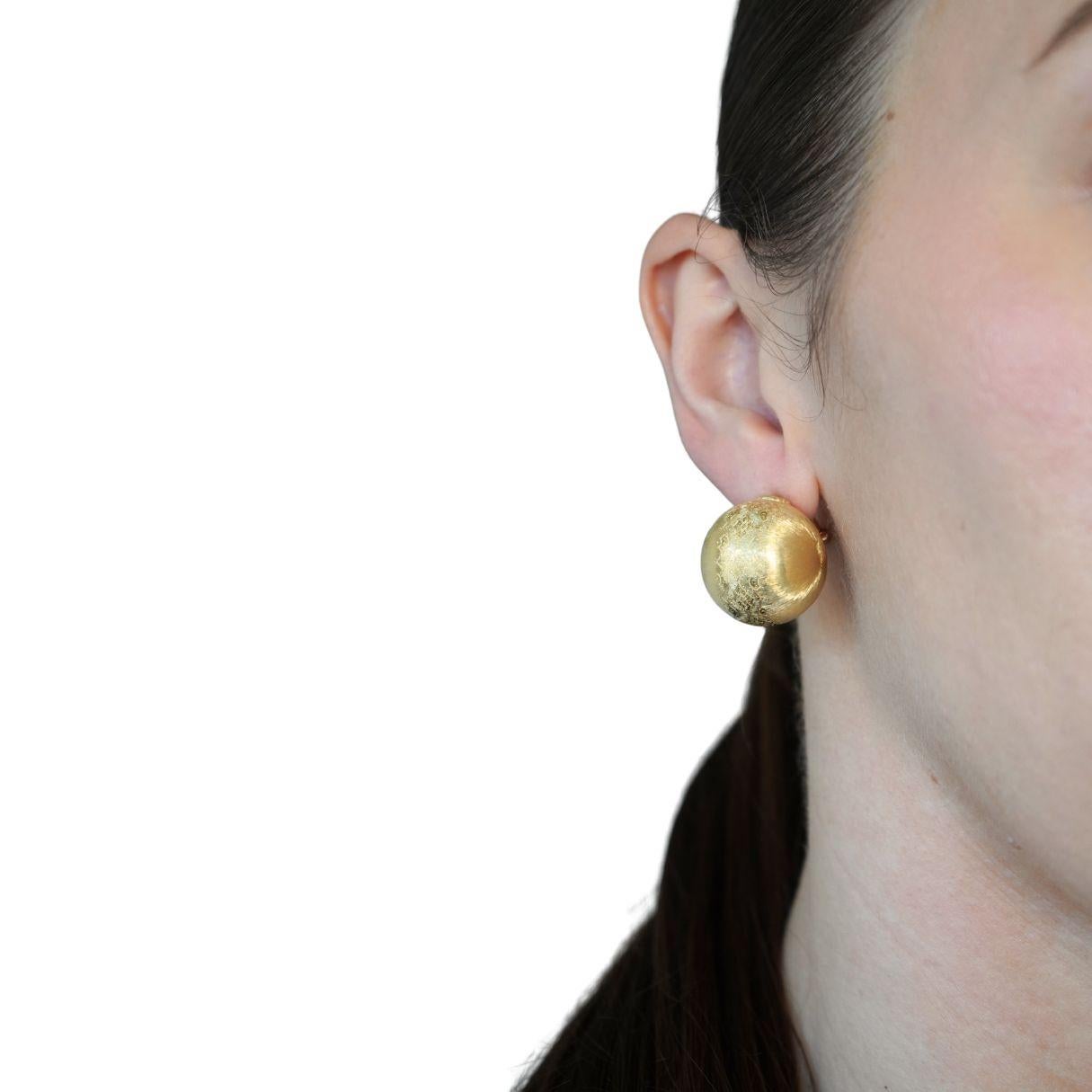 Orecchini a sfera d'epoca in oro 18k Buccellati In condizioni buone in vendita a Beverly Hills, CA