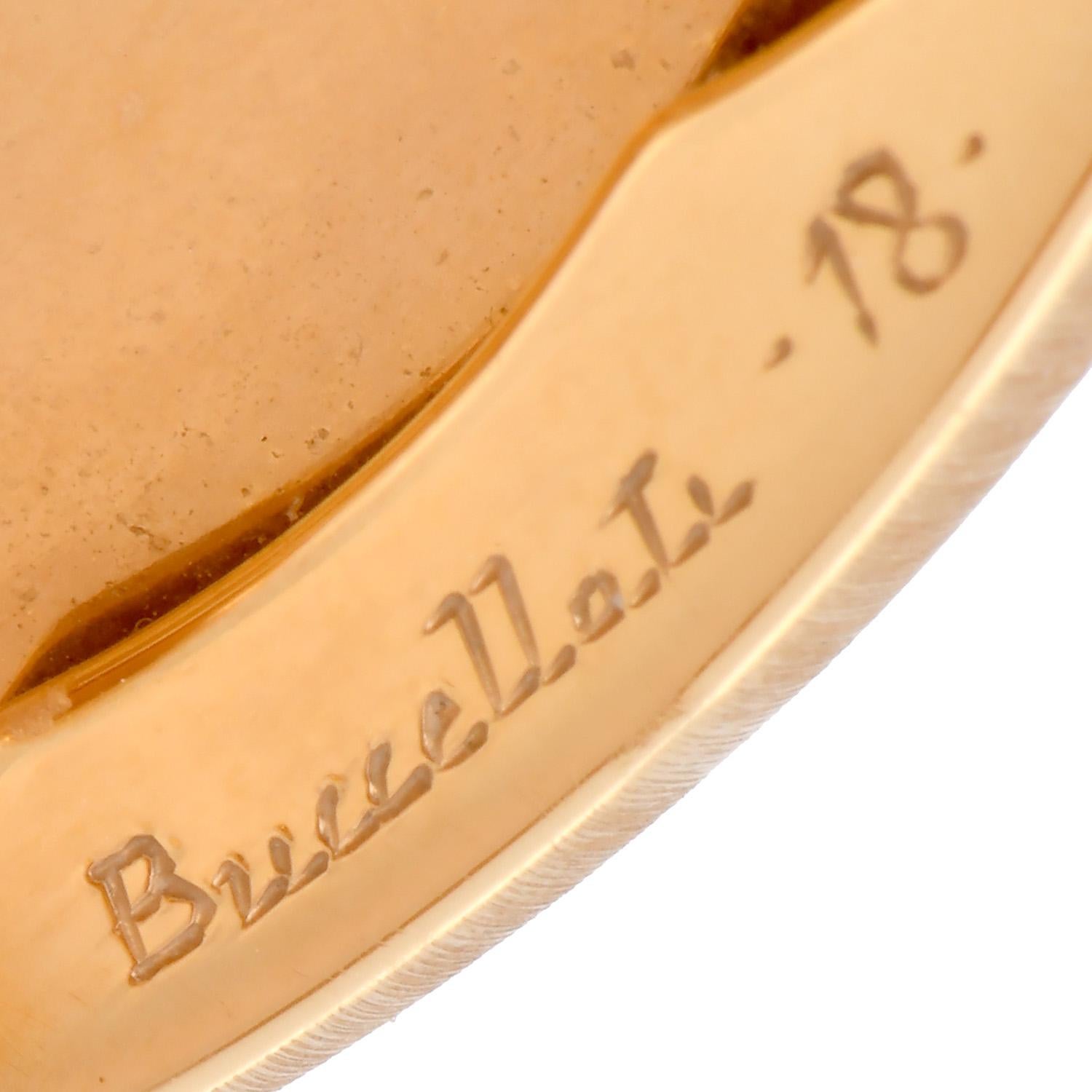 Vintage Buccellati 18 Karat Gold breites, graviertes Vintage-Manschettenarmband aus Satin im Angebot 1