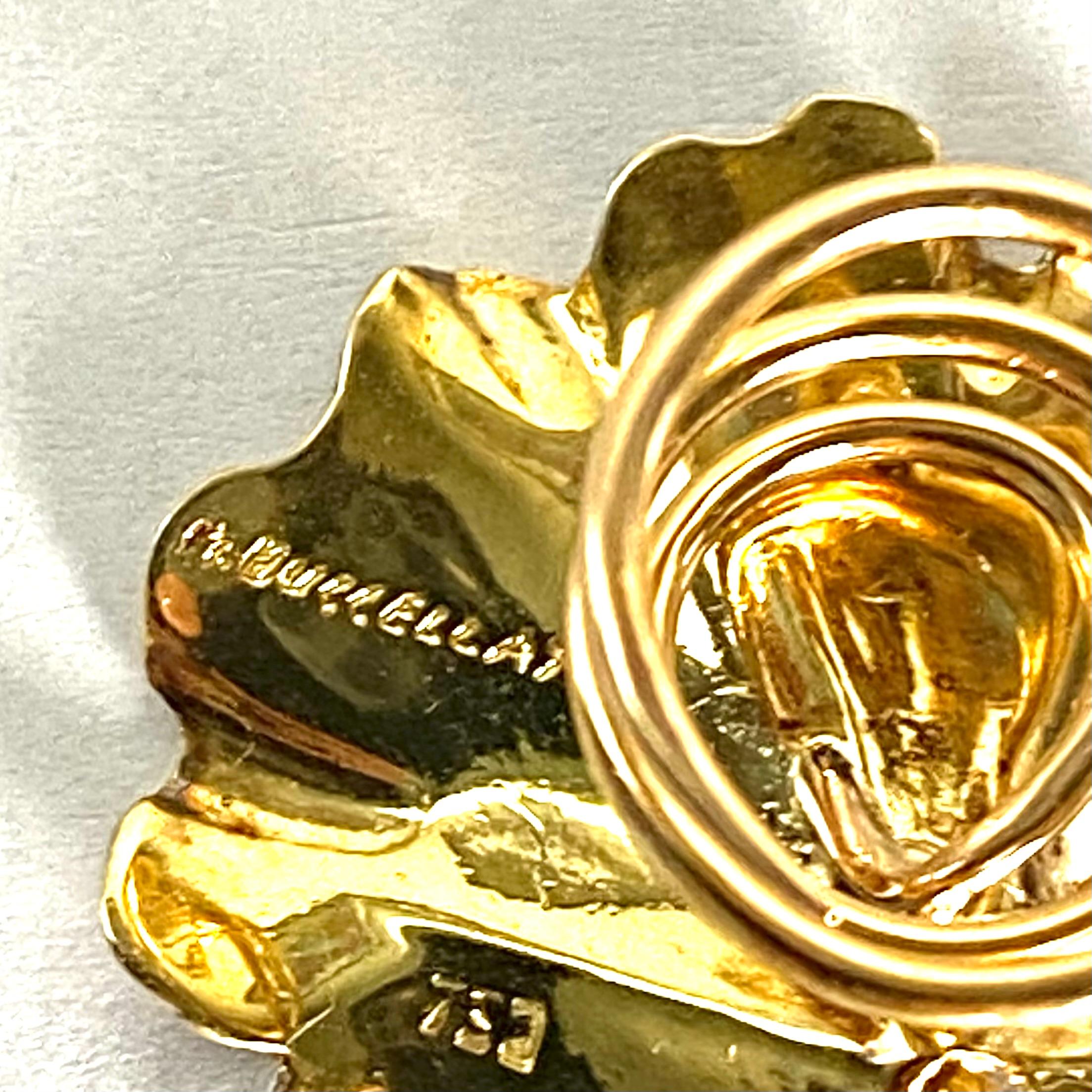 Women's or Men's Vintage Buccellati 18K Yellow Gold Textured Leaf Collar Button Brooch For Sale