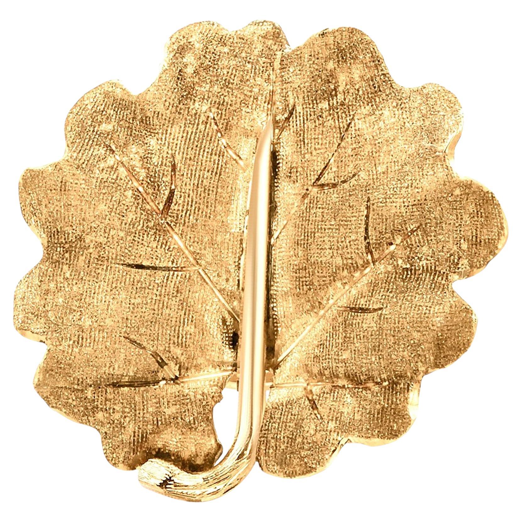Buccellati 18 Karat Gelbgold Texturierte Blattkragen-Knopfleiste-Brosche, Vintage