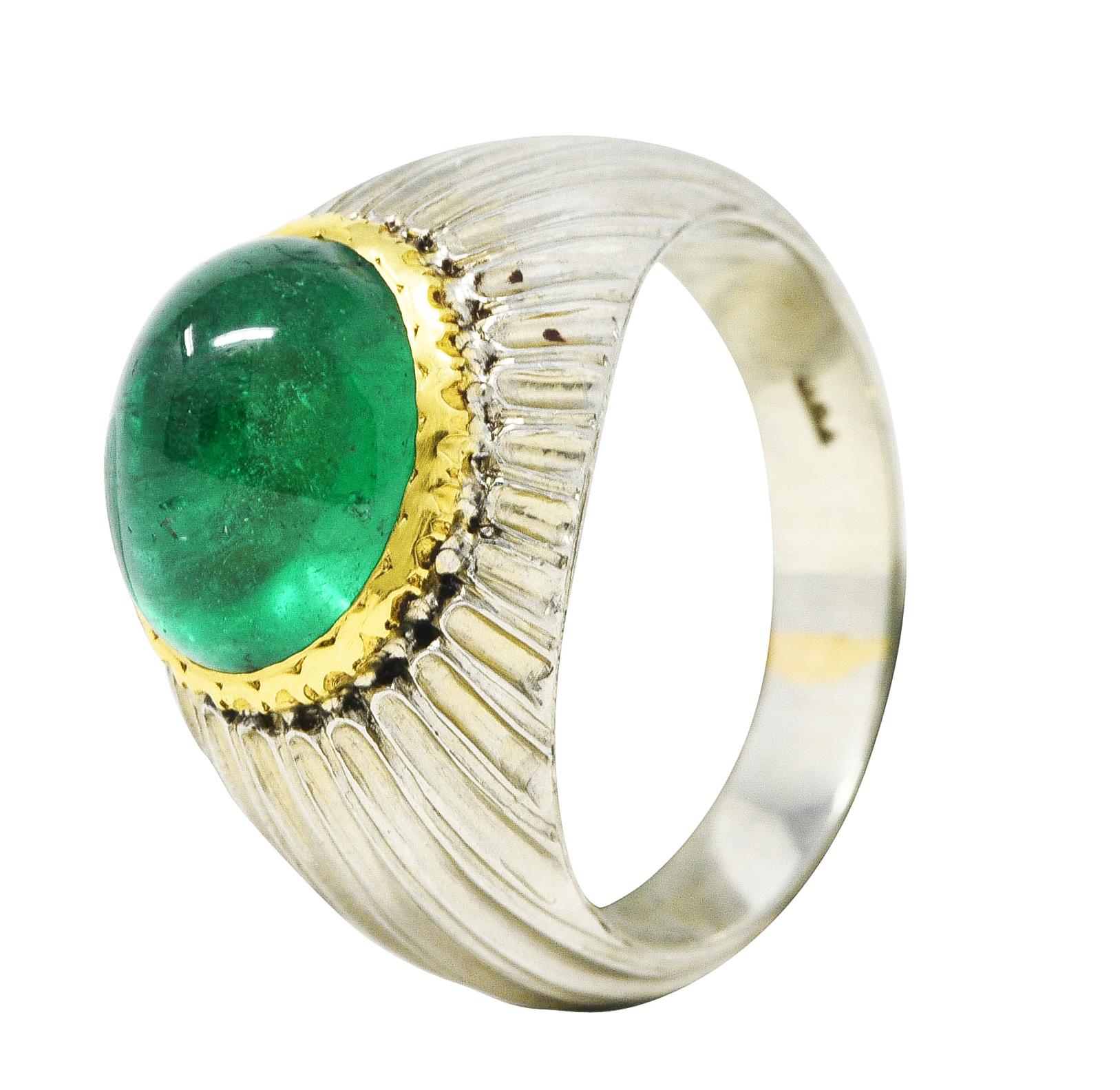 Vintage Buccellati 4.83 Carats Emerald Cabochon 18 Karat Two-Tone Gold Ring 3