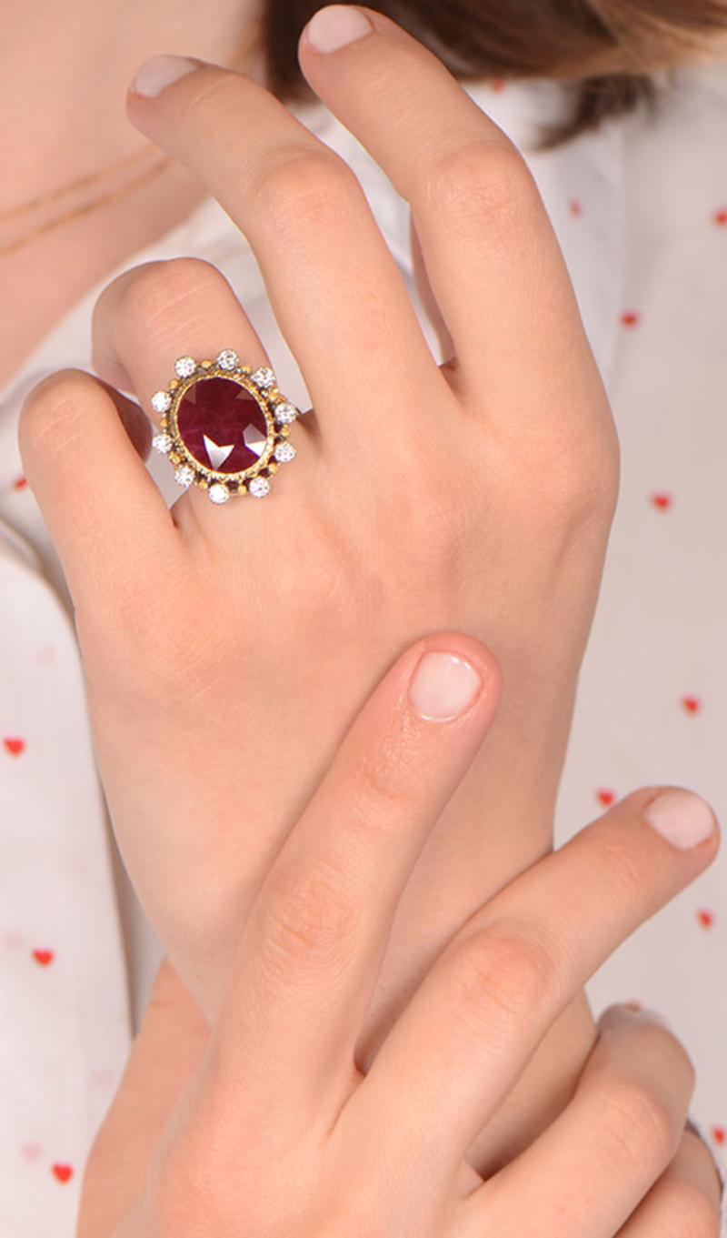 Vintage Buccellati 7.41 Carat Ruby Ring, Gold, Diamond Halo, Italy For Sale 1