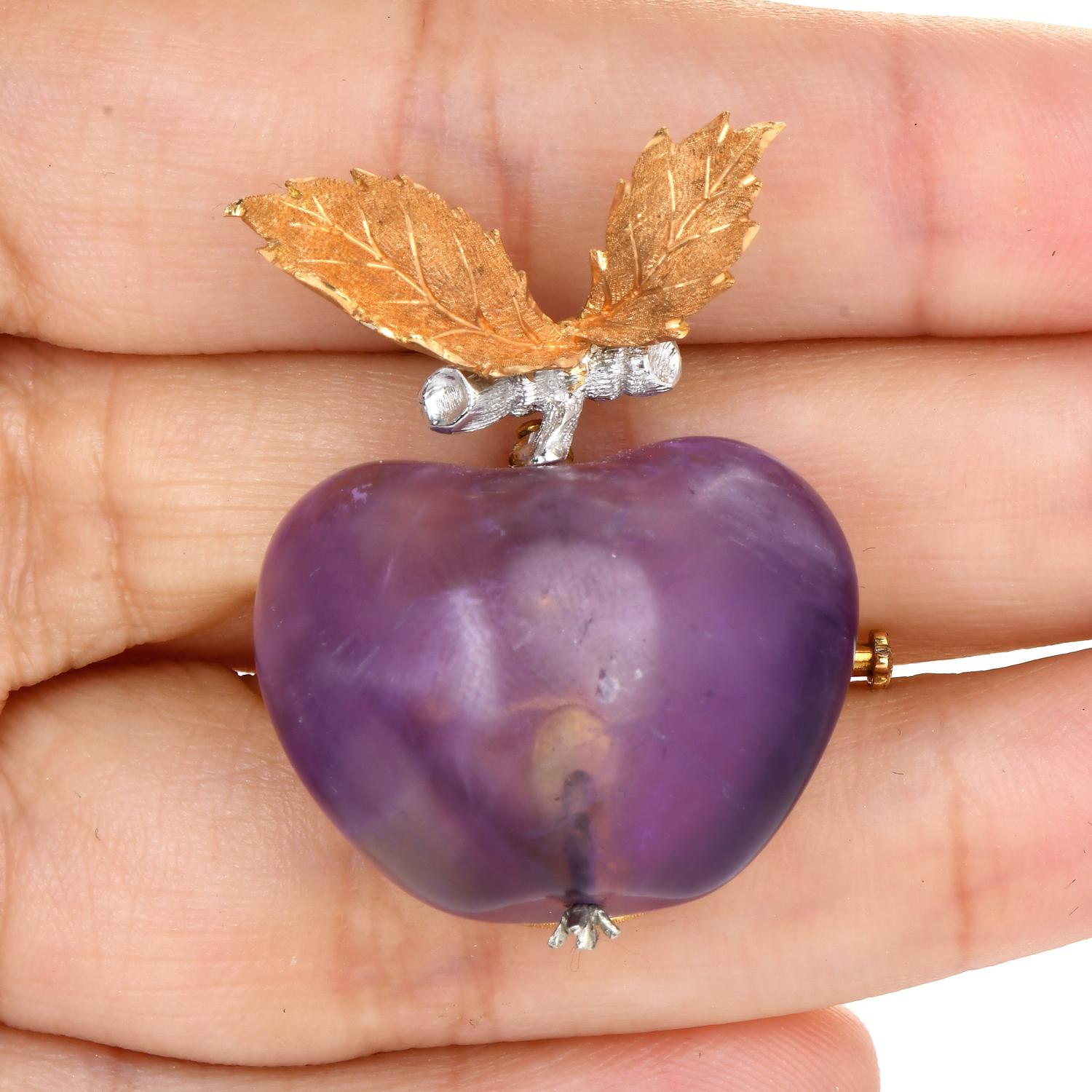 Vintage Buccellati Cabochon Amethyst 18k Two-Tone Gold Apple Brooch Pin In Excellent Condition In Miami, FL