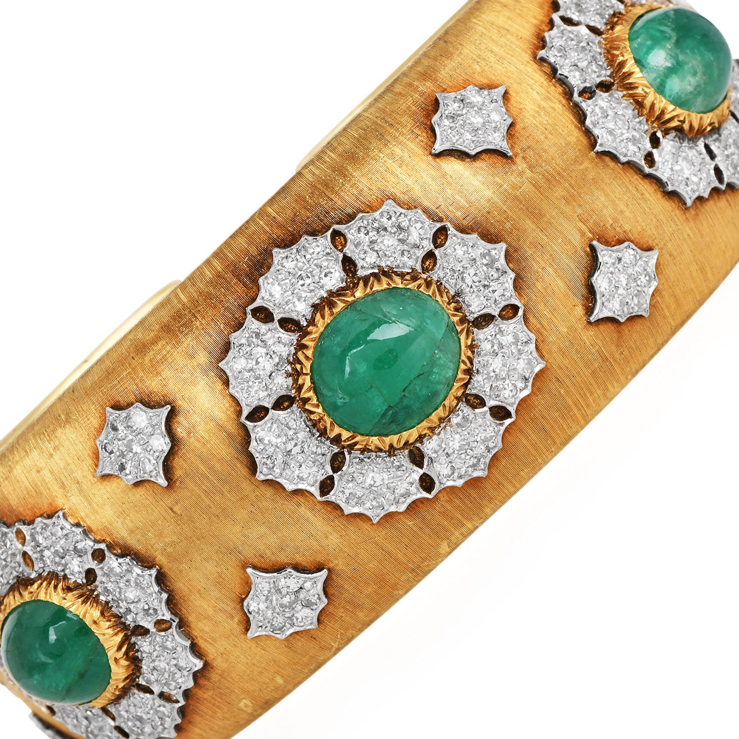 Retro Vintage Buccellati Emerald Diamond 18K Gold Rigato Cuff Bracelet For Sale