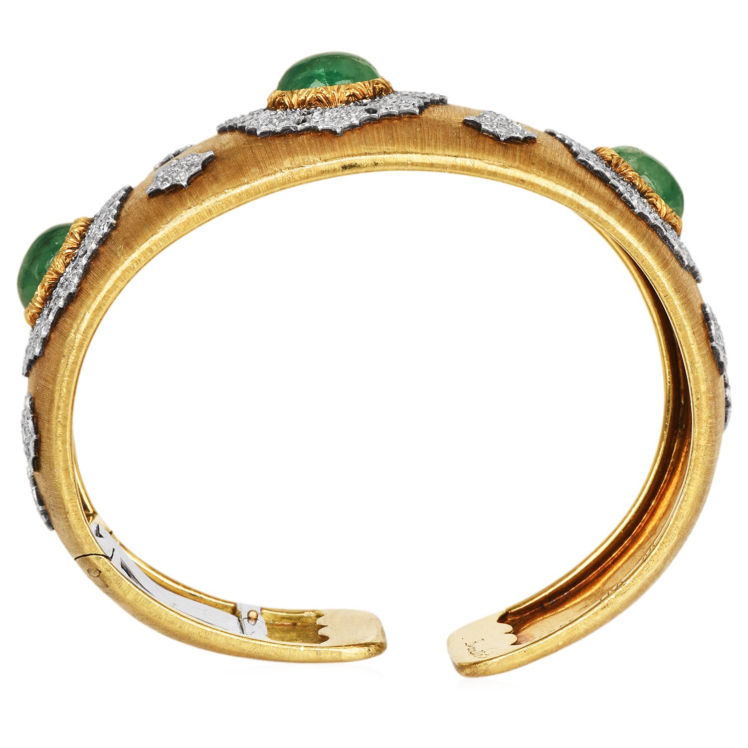Women's Vintage Buccellati Emerald Diamond 18K Gold Rigato Cuff Bracelet For Sale