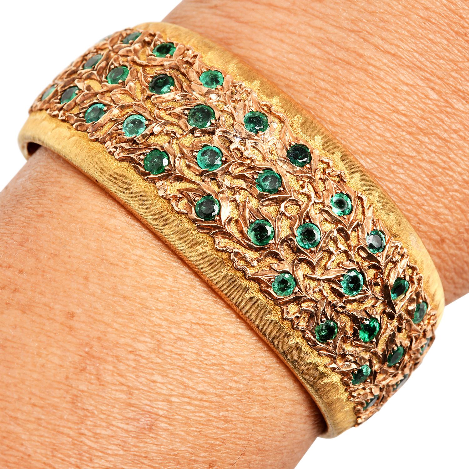 Vintage Buccellati Emerald & Diamond Macri Bangle Bracelet For Sale 4