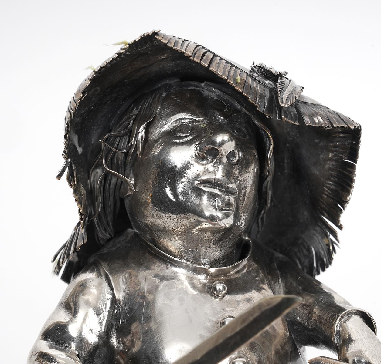 Buccellati Sterling Vintage Figural Figure de joueurs de flûte portant un chapeau flottant en vente 4