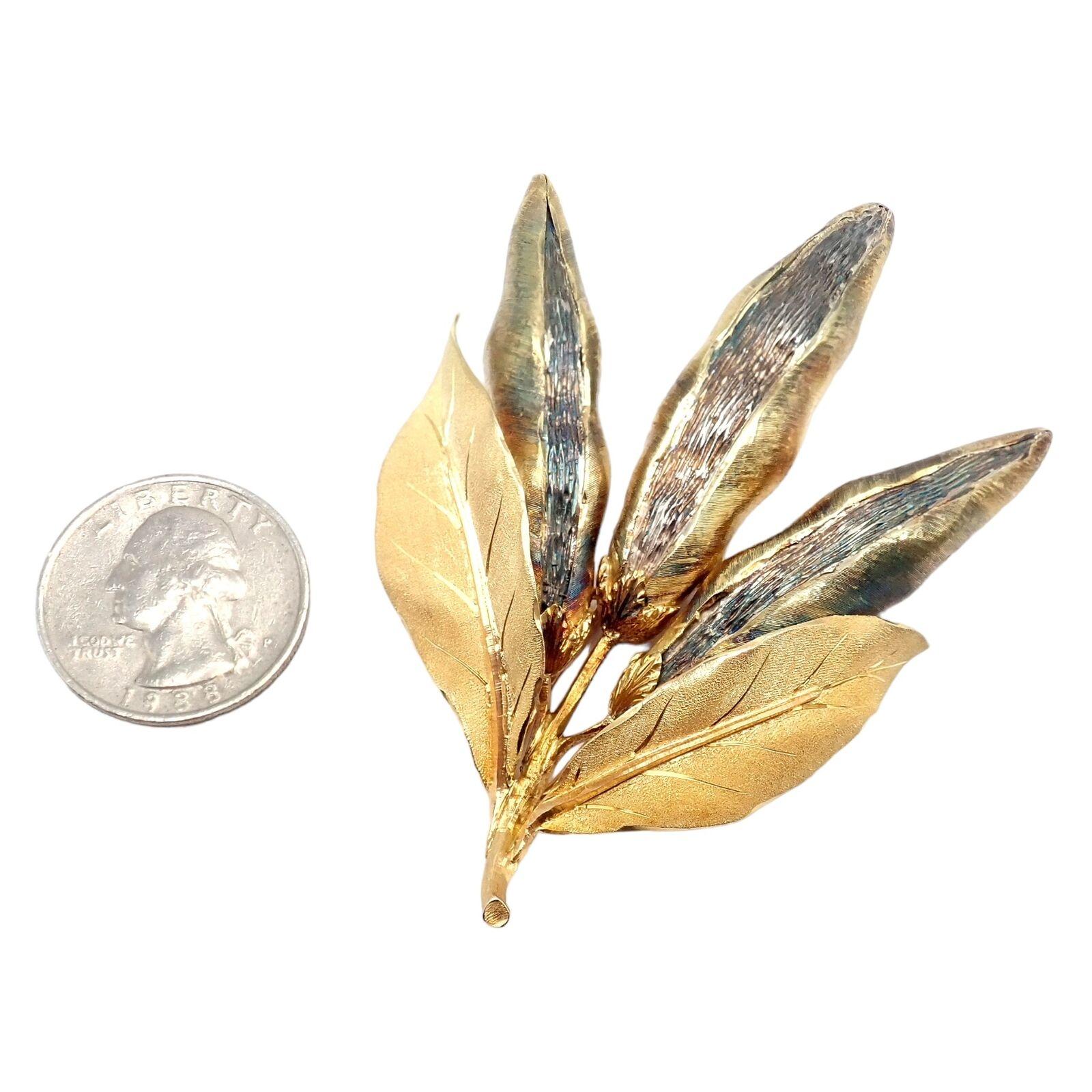 Women's or Men's Vintage Buccellati Triple Pea Pods White And Yellow Gold Large Brooch Pin