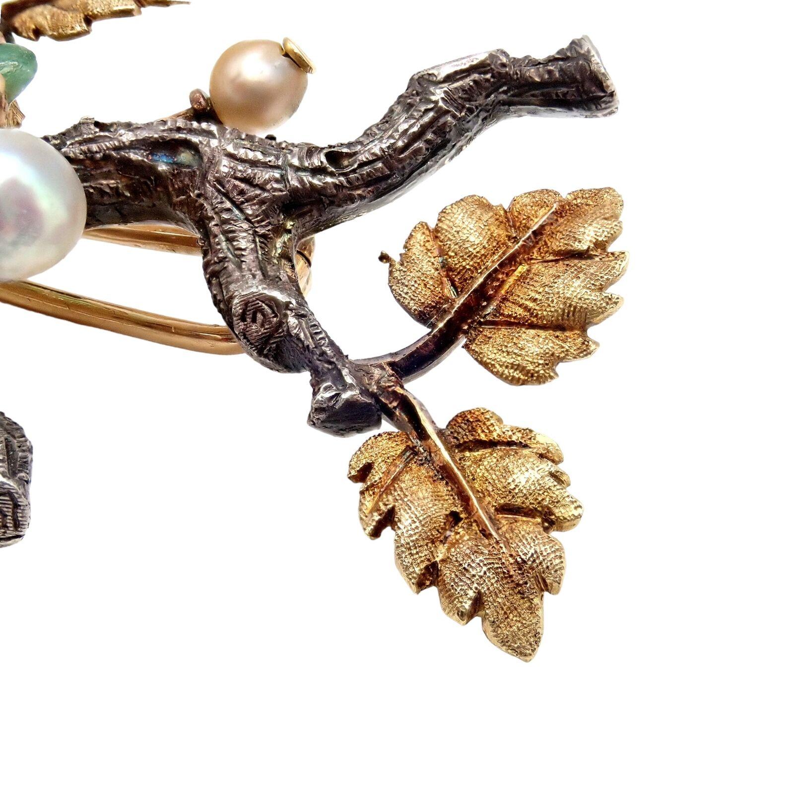 Vintage Buccellati Twig White And Yellow Gold Carved Emerald Pearl Brooch Pin In Excellent Condition For Sale In Holland, PA