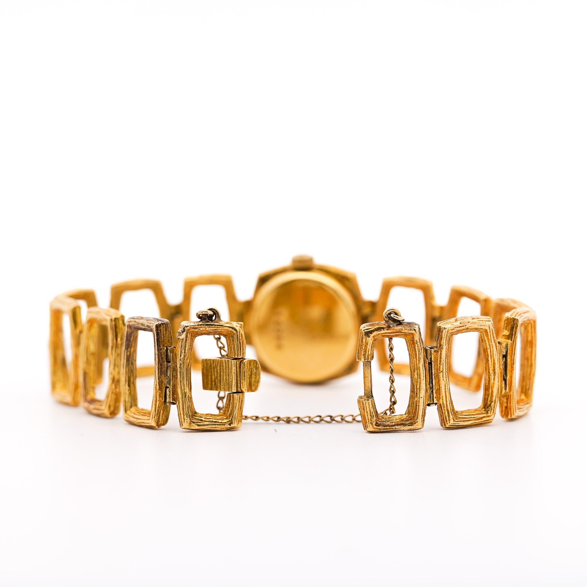 Retro Vintage Bucherer 18K Gold Ladies Textured Square Link Bracelet Watch