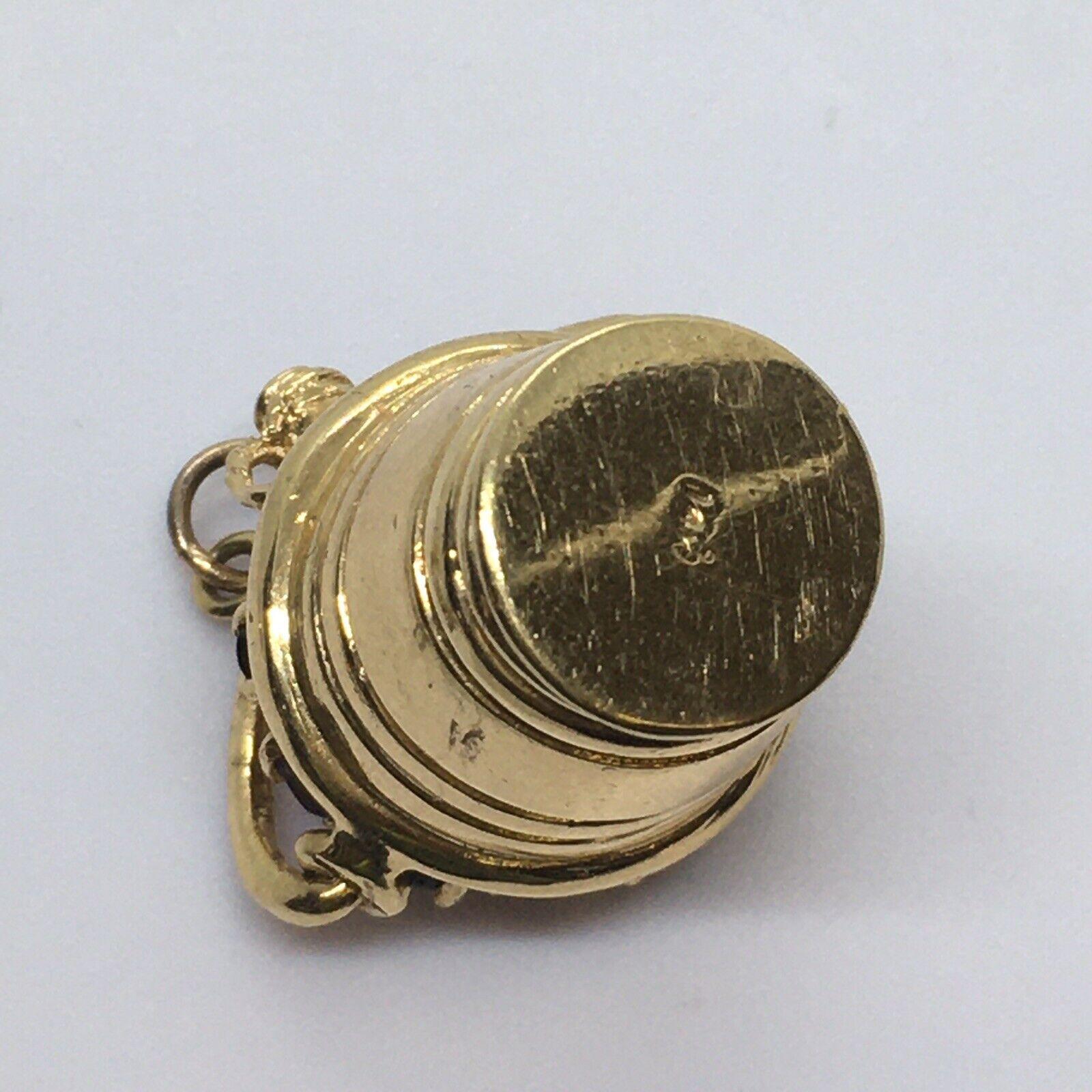 Vintage Bucket Of Champagne Charm 14K Gold Circa 1960s American Gem set Ruby In Good Condition For Sale In Santa Monica, CA