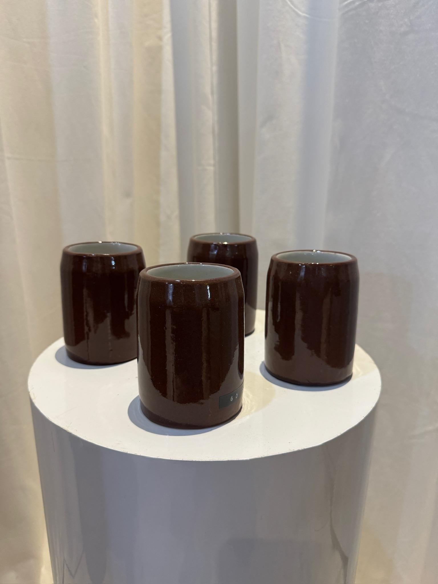 Vintage Buckeye Pottery Juego de 4 tazas de cerámica esmaltada marrón hechas a mano Glaseado en venta