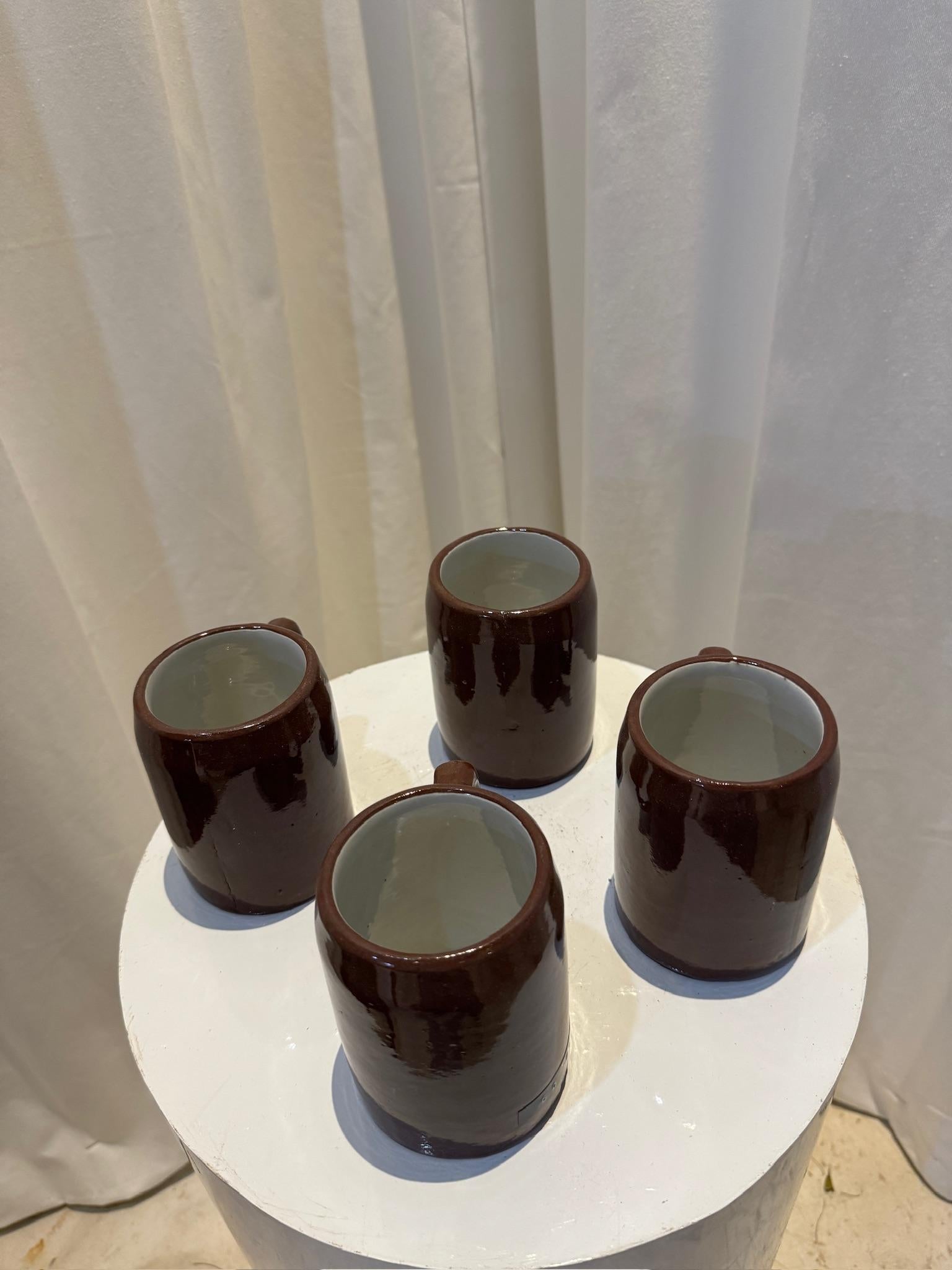 Vintage Buckeye Pottery Juego de 4 tazas de cerámica esmaltada marrón hechas a mano en Bueno estado para la venta en West Hollywood, CA
