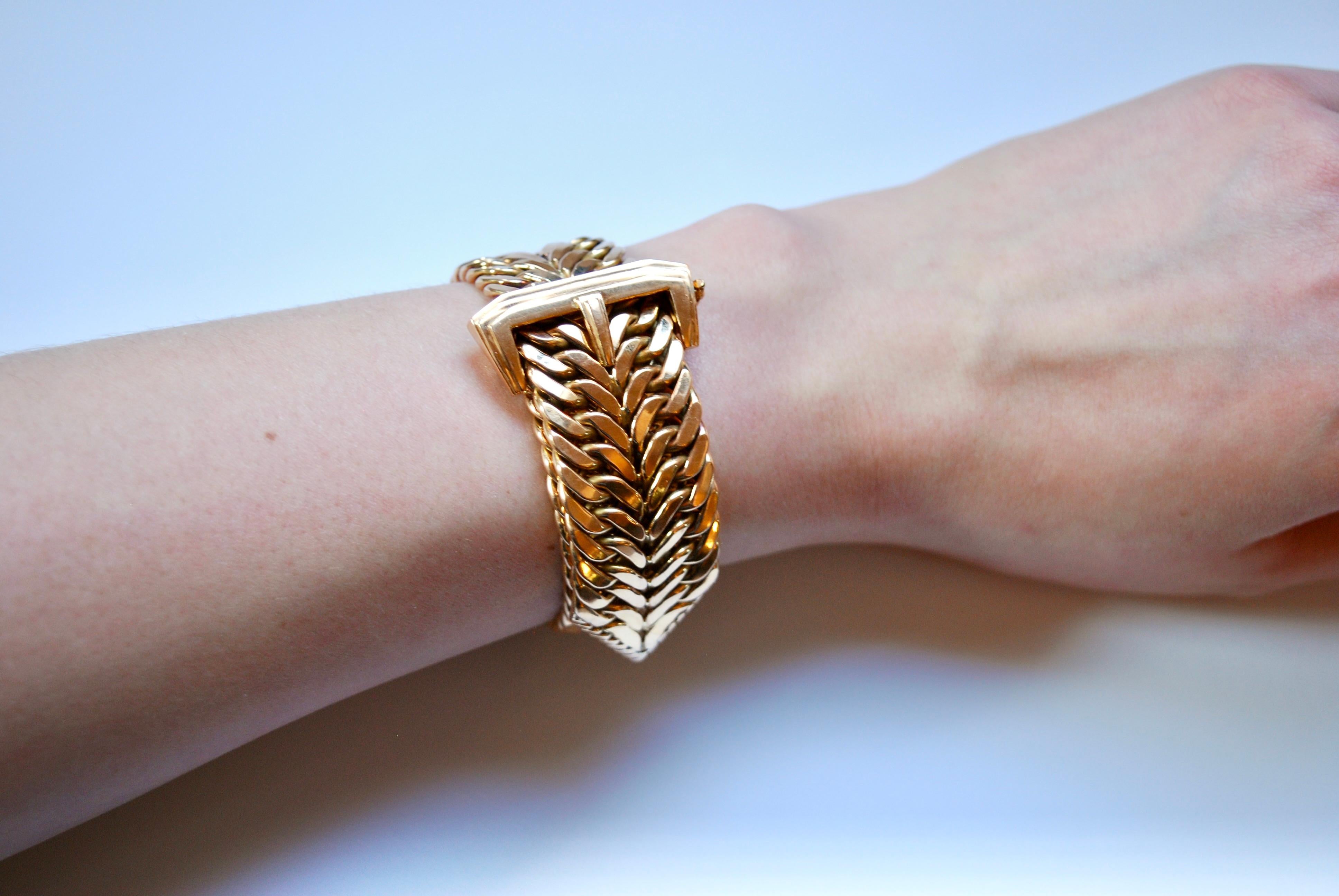 Women's or Men's vintage buckle gold bracelet