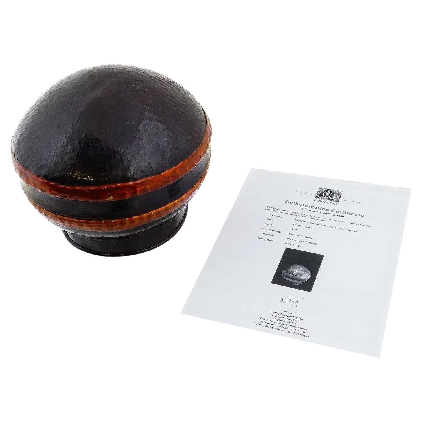 Vase à couvercle traditionnel bouddhiste vintage Hsun Ok en vente