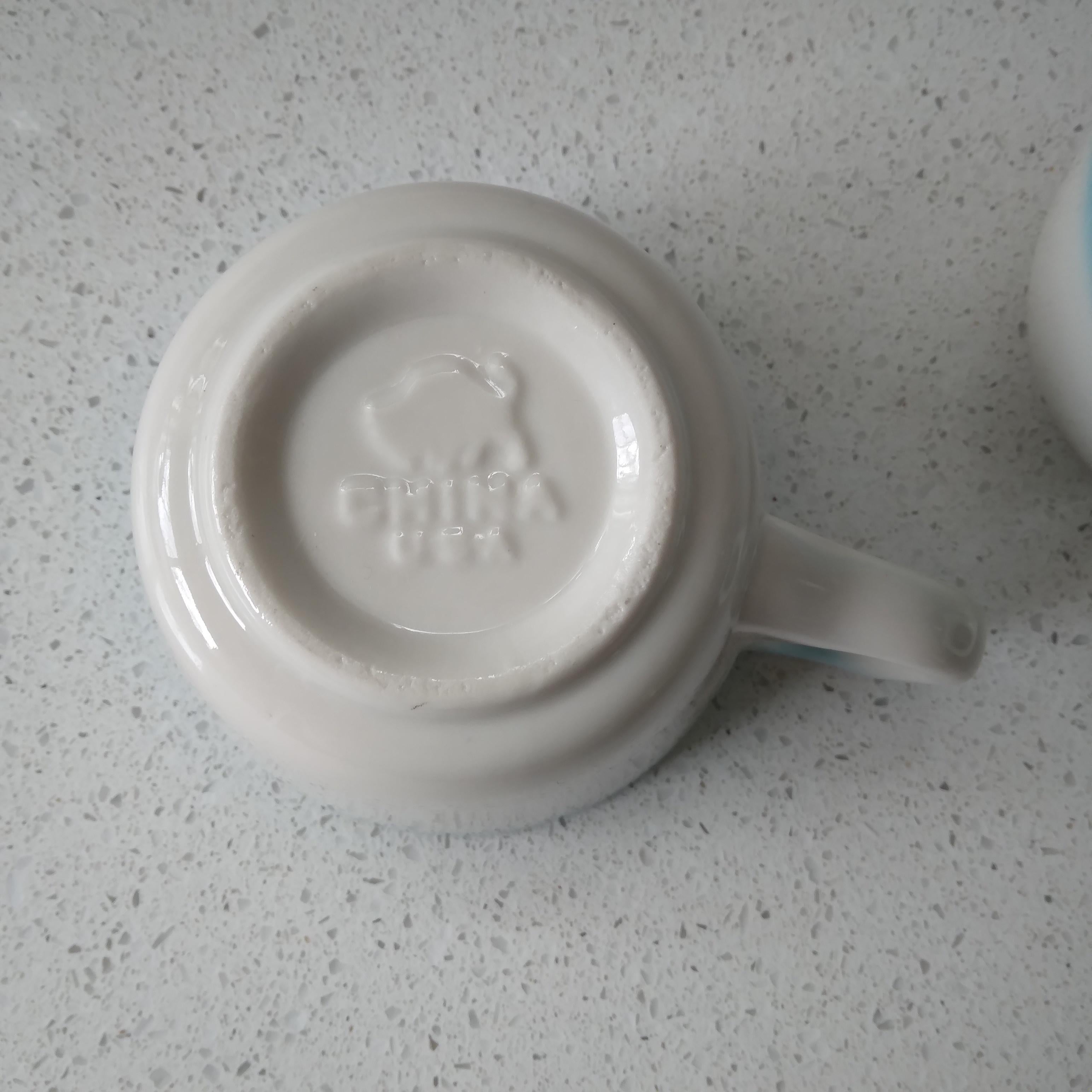 Américain Paire de tasses à thé vintage en porcelaine buffle bleu ciel et blanc cassé en vente